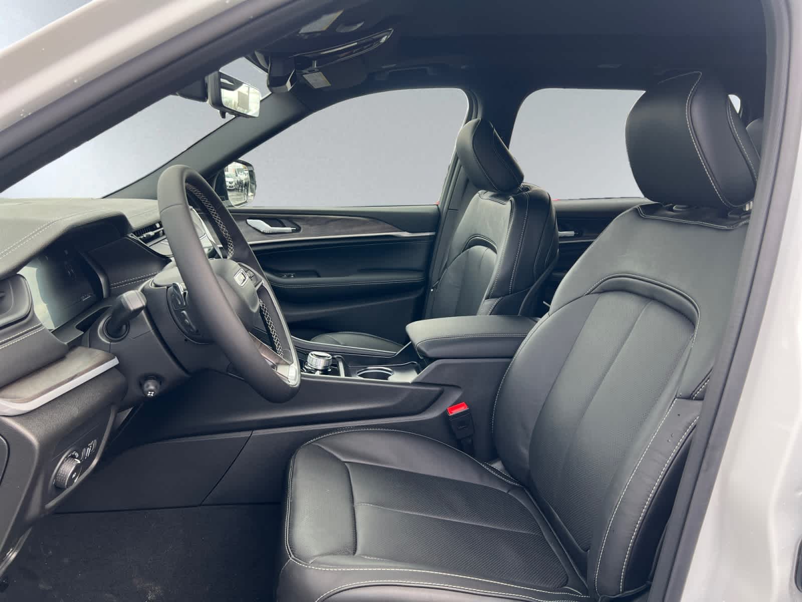 new 2026 Jeep Grand Cherokee car, priced at $55,625