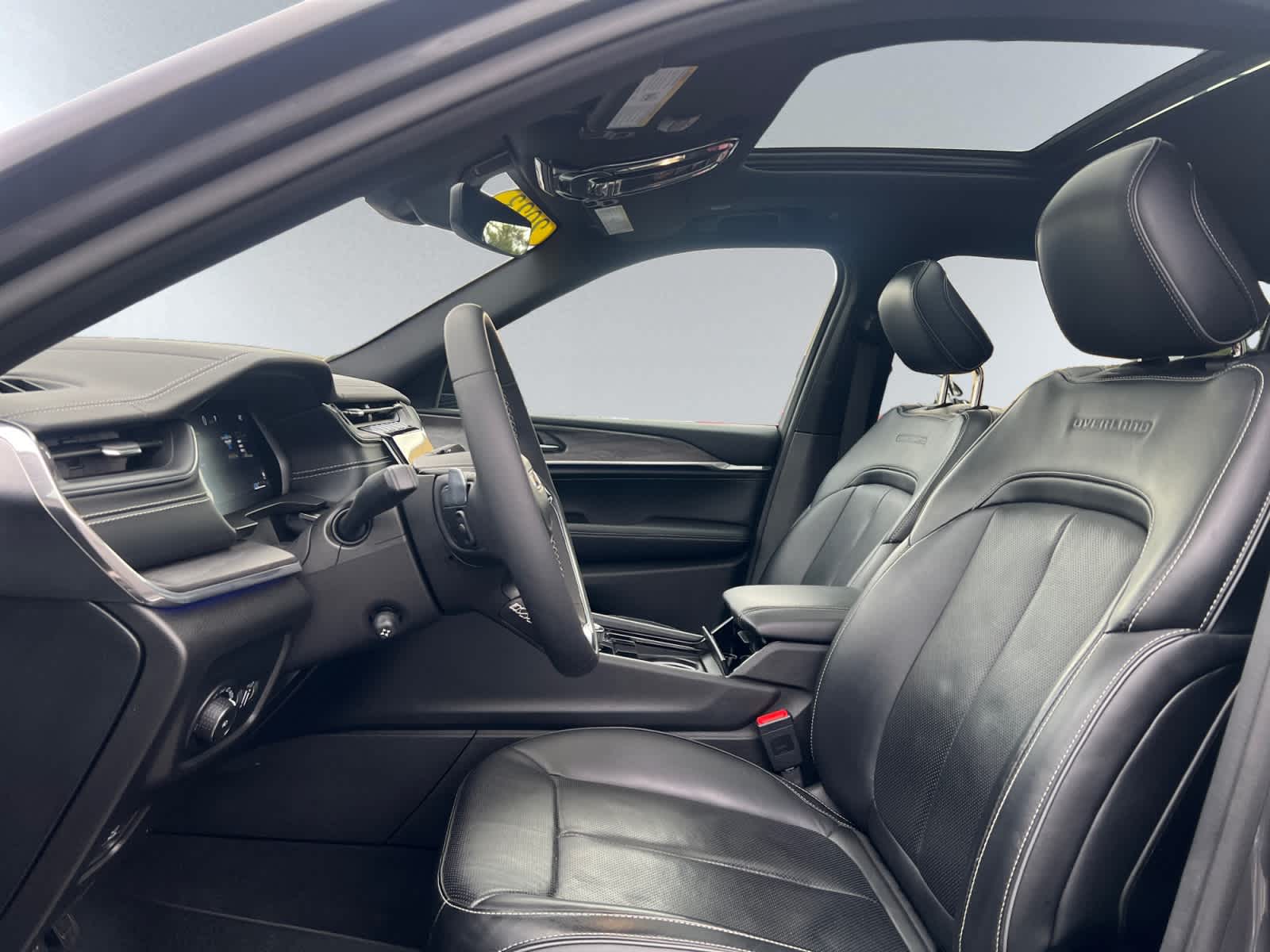 used 2023 Jeep Grand Cherokee car, priced at $38,997