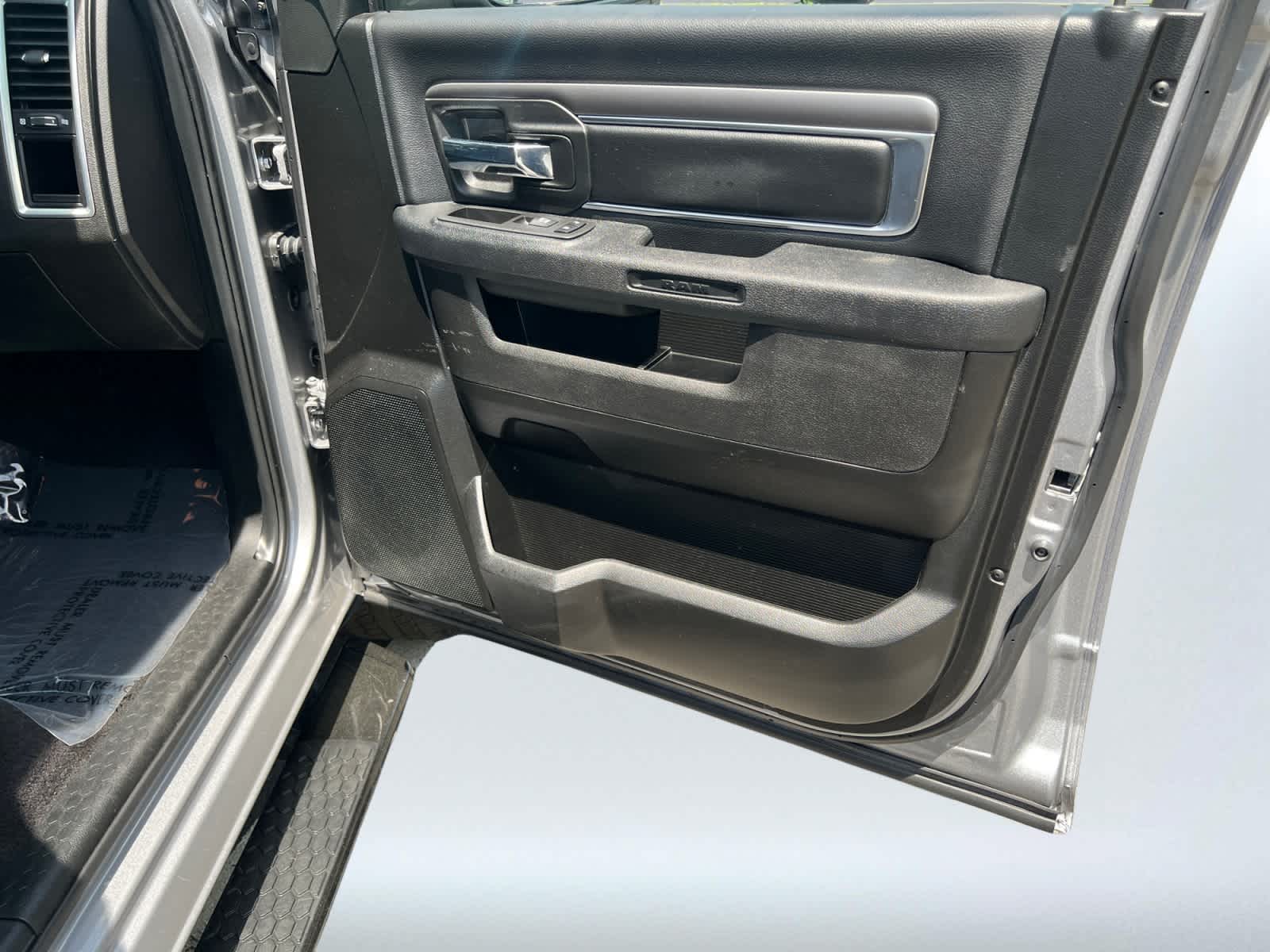 used 2022 Ram 1500 Classic car, priced at $33,397