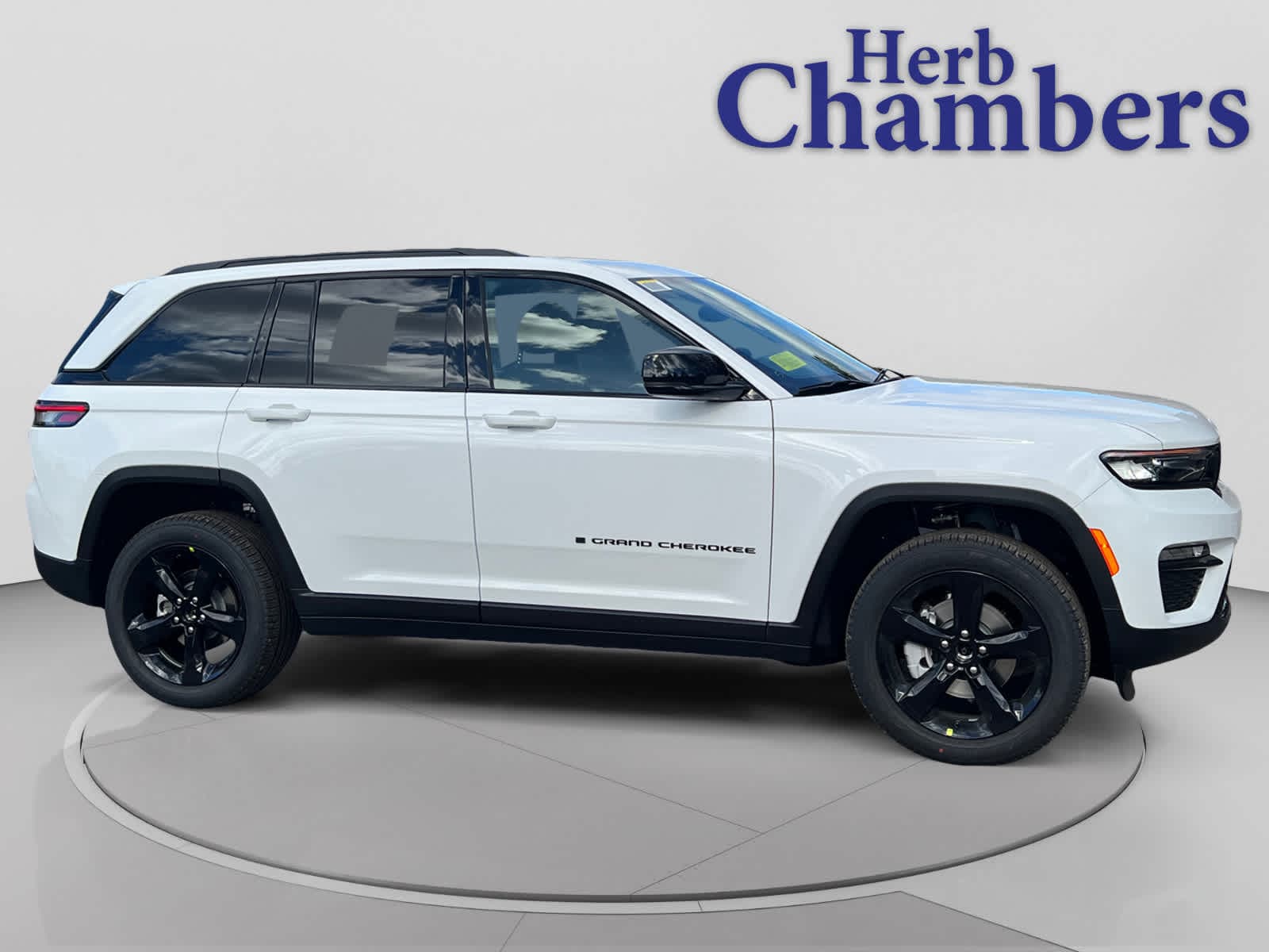 new 2025 Jeep Grand Cherokee car, priced at $49,340