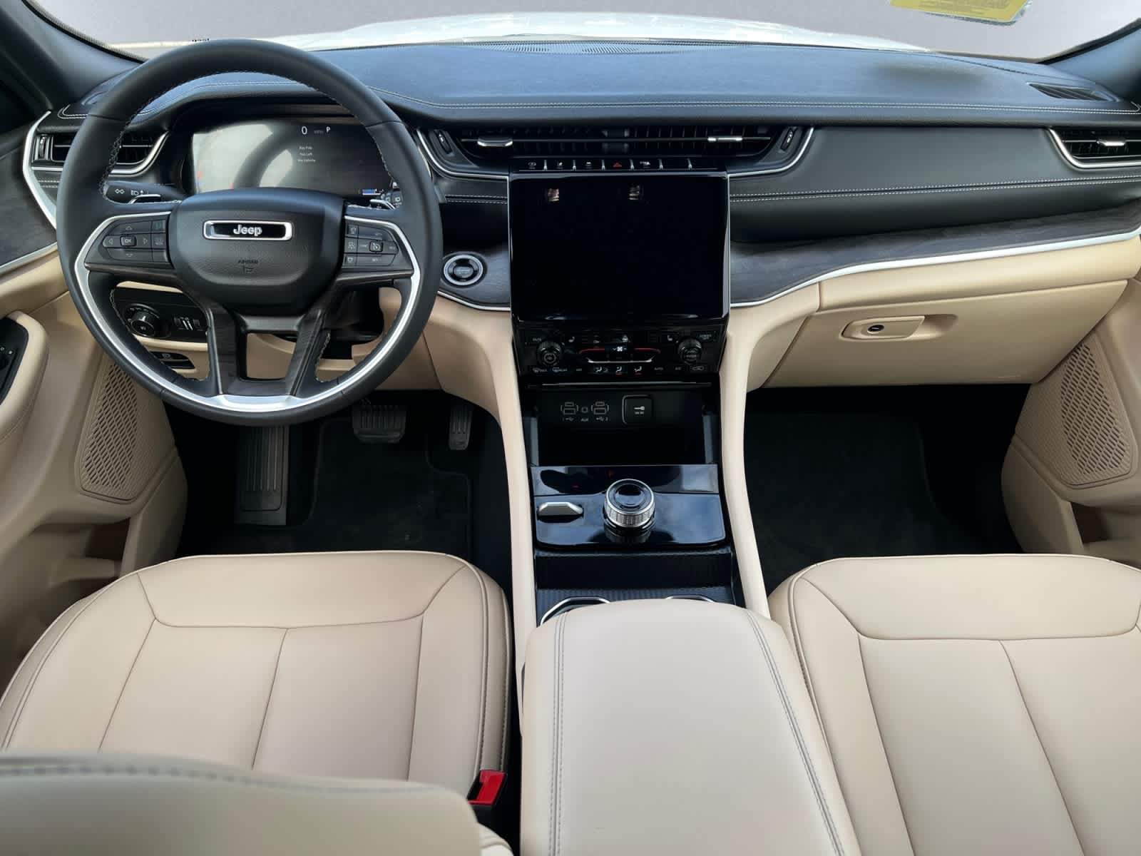 used 2025 Jeep Grand Cherokee car, priced at $43,497