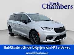 New 2026 Chrysler Pacifica SELECT AWD Passenger Van Danvers