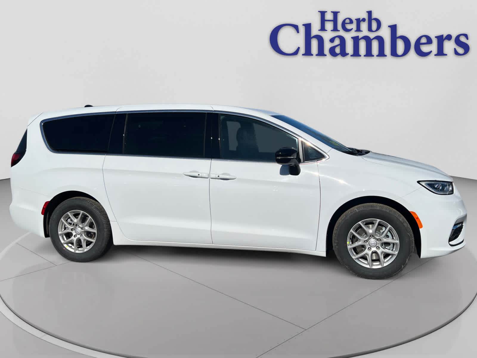 new 2026 Chrysler Pacifica car, priced at $46,665