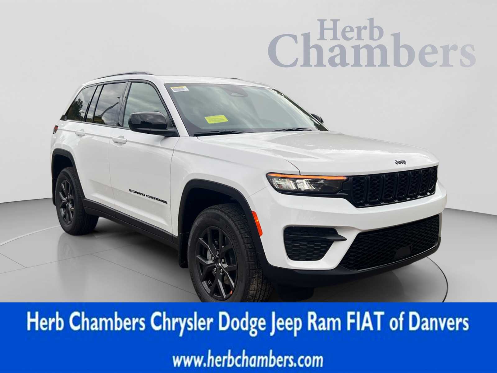 2027 Jeep Grand Cherokee LAREDO X 4X4 Sport Utility