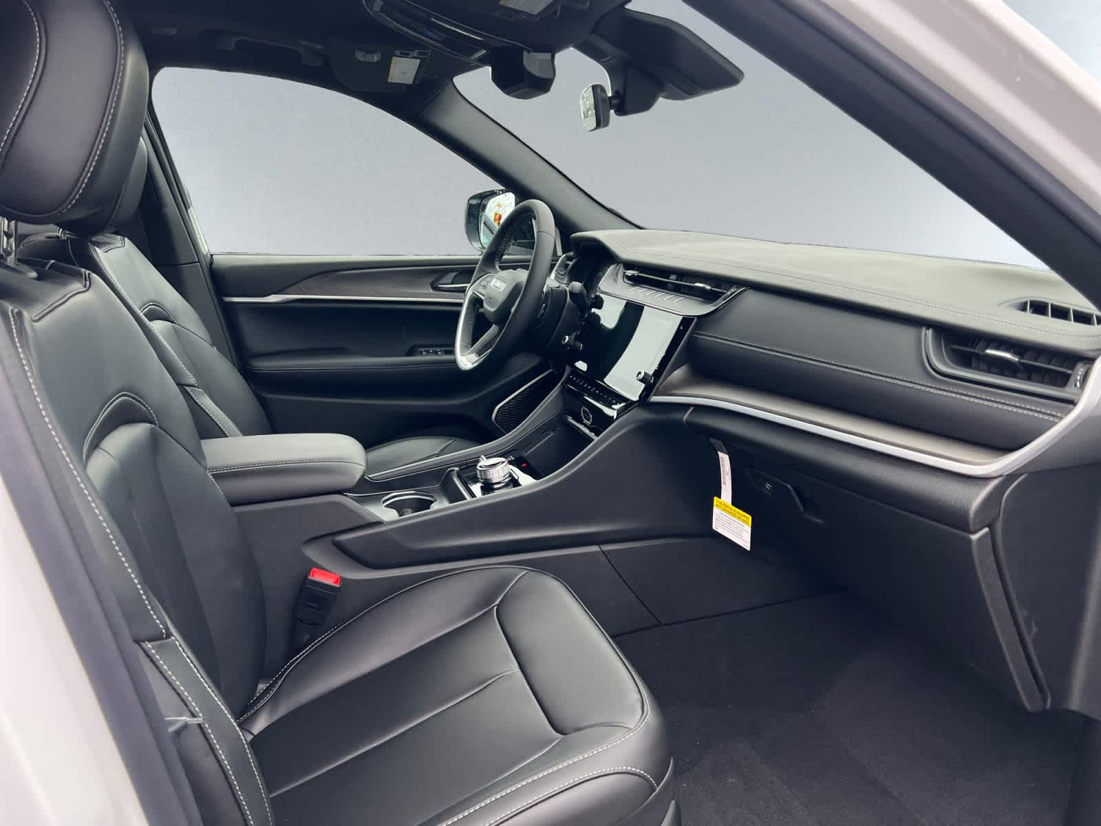 new 2026 Jeep Grand Cherokee car, priced at $51,625