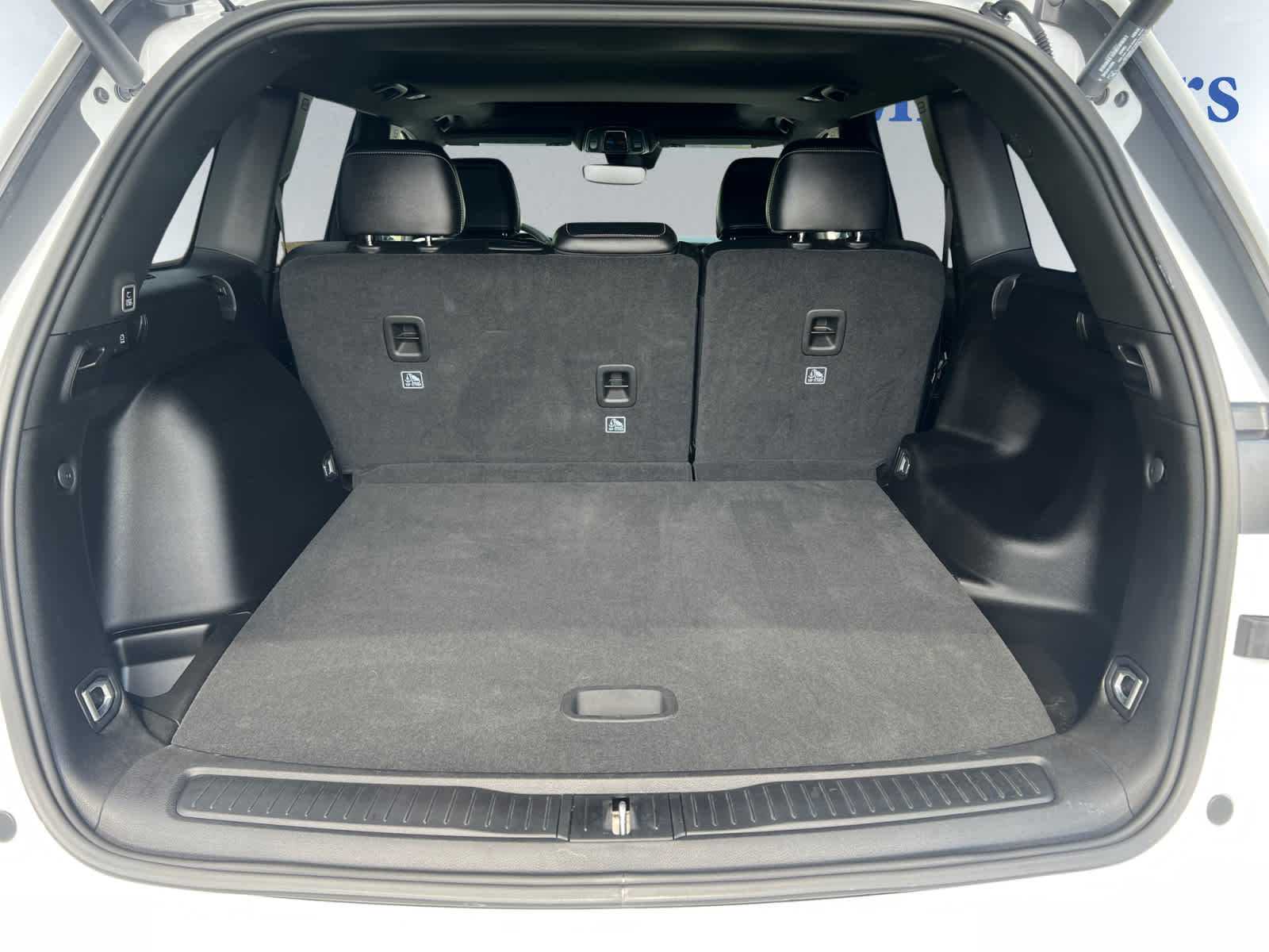2023 Jeep Grand Cherokee Altitude photo 3