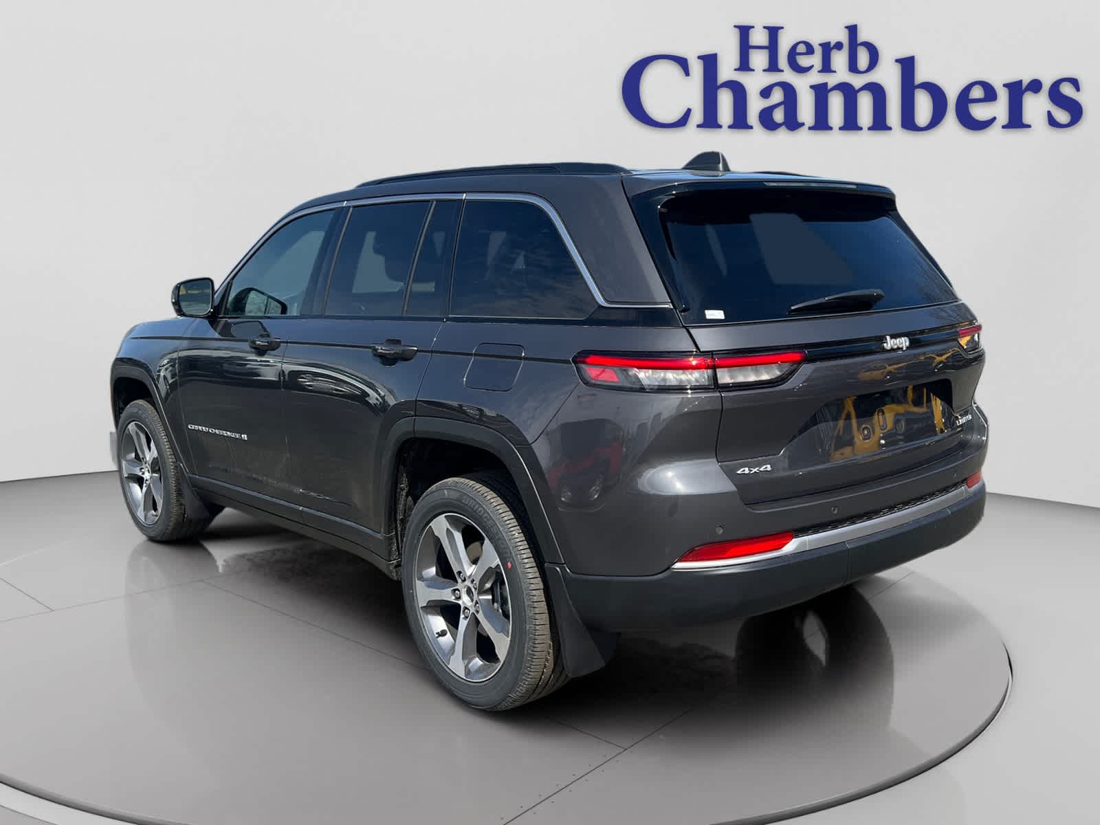 new 2026 Jeep Grand Cherokee car, priced at $51,745