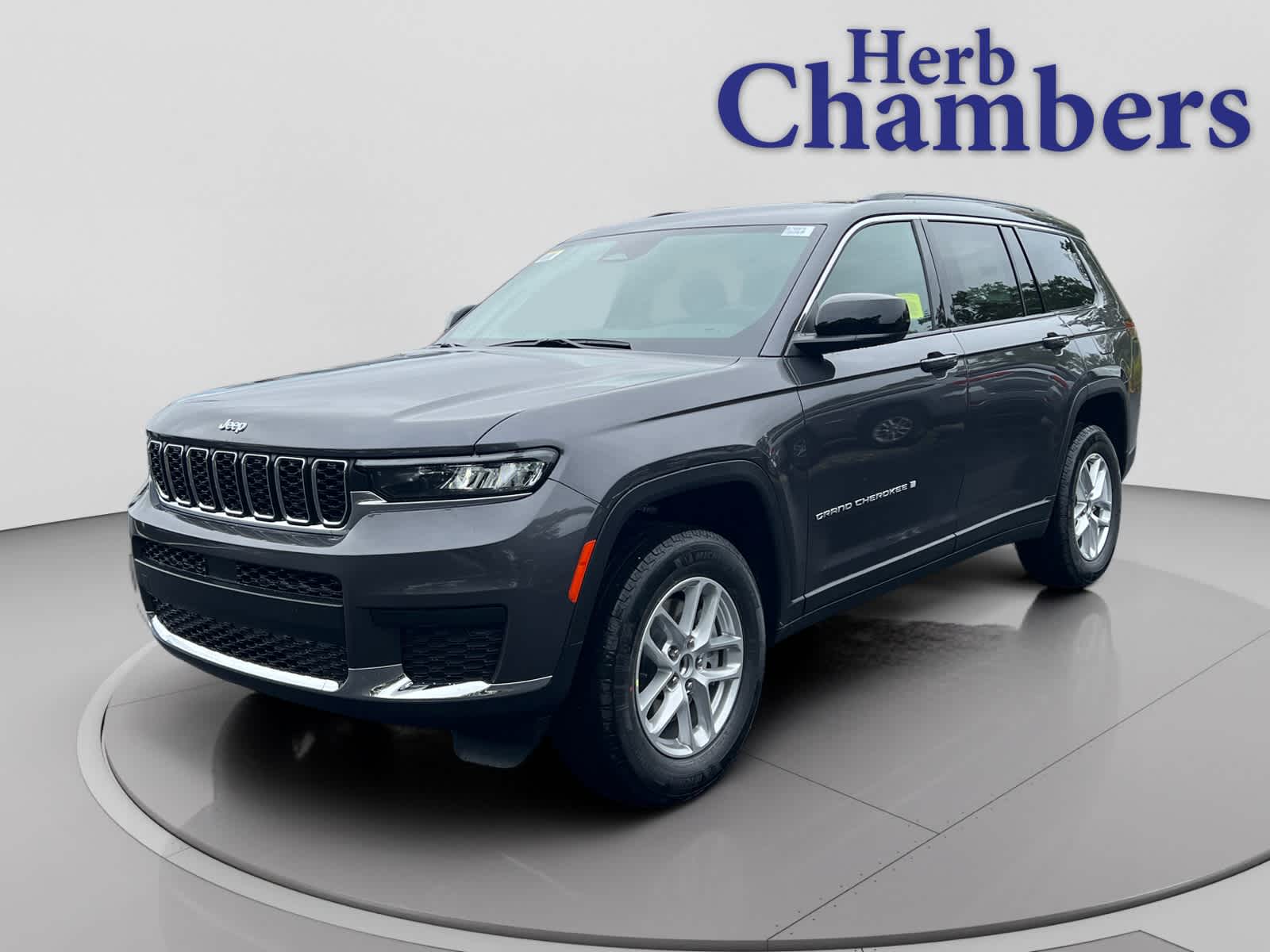 new 2025 Jeep Grand Cherokee car, priced at $43,070