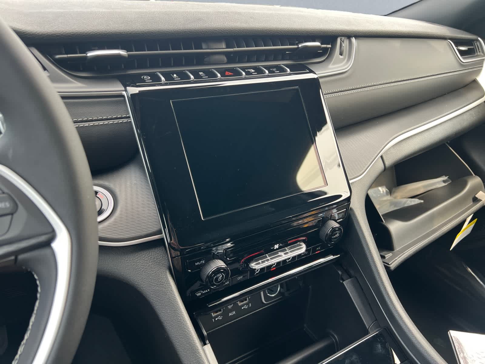 new 2025 Jeep Grand Cherokee car, priced at $39,770