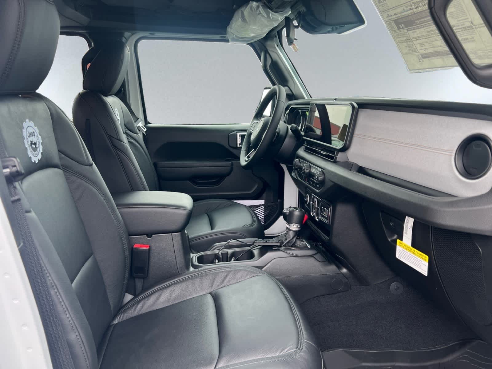 new 2025 Jeep Gladiator car, priced at $73,900