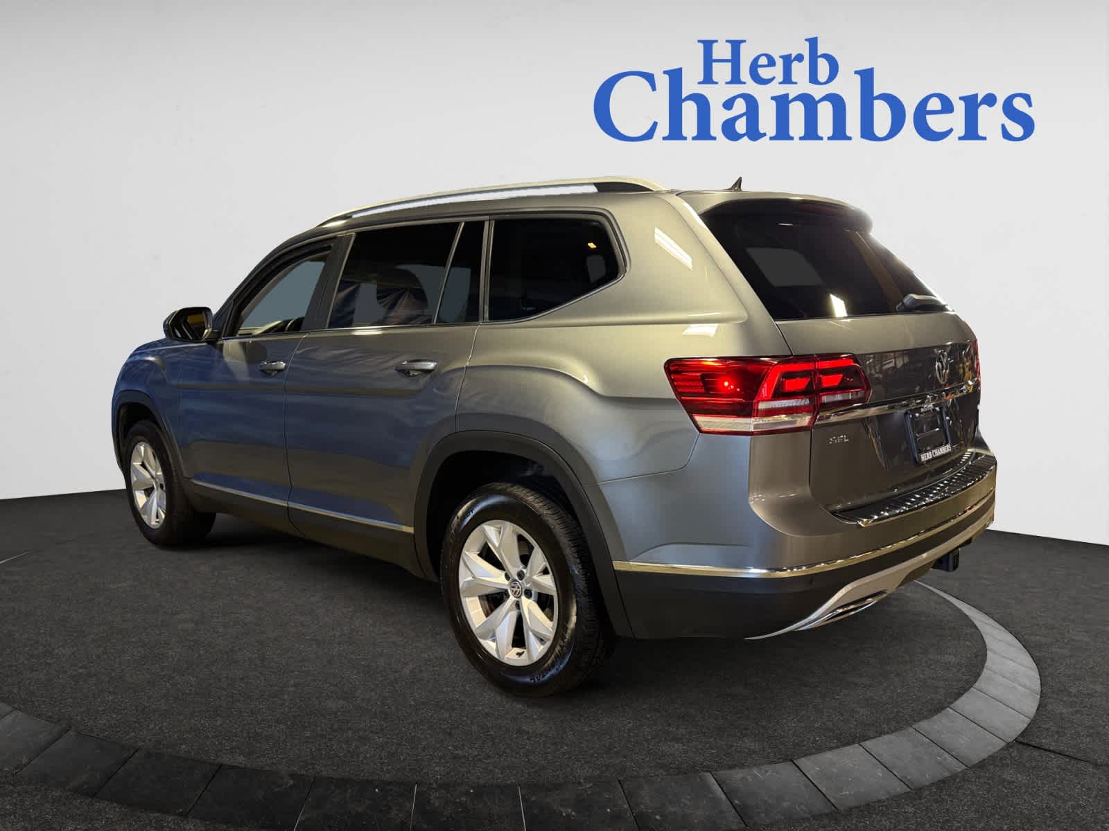 2018 Volkswagen Atlas V6 SEL photo 3