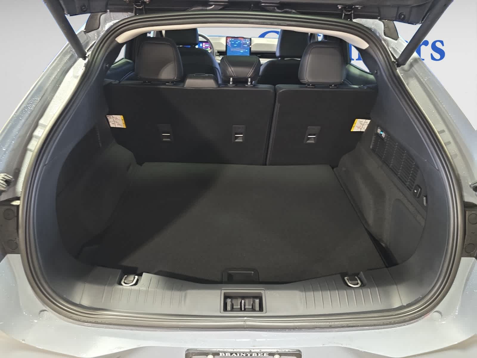 2025 Ford Mustang Mach-E Premium photo 4