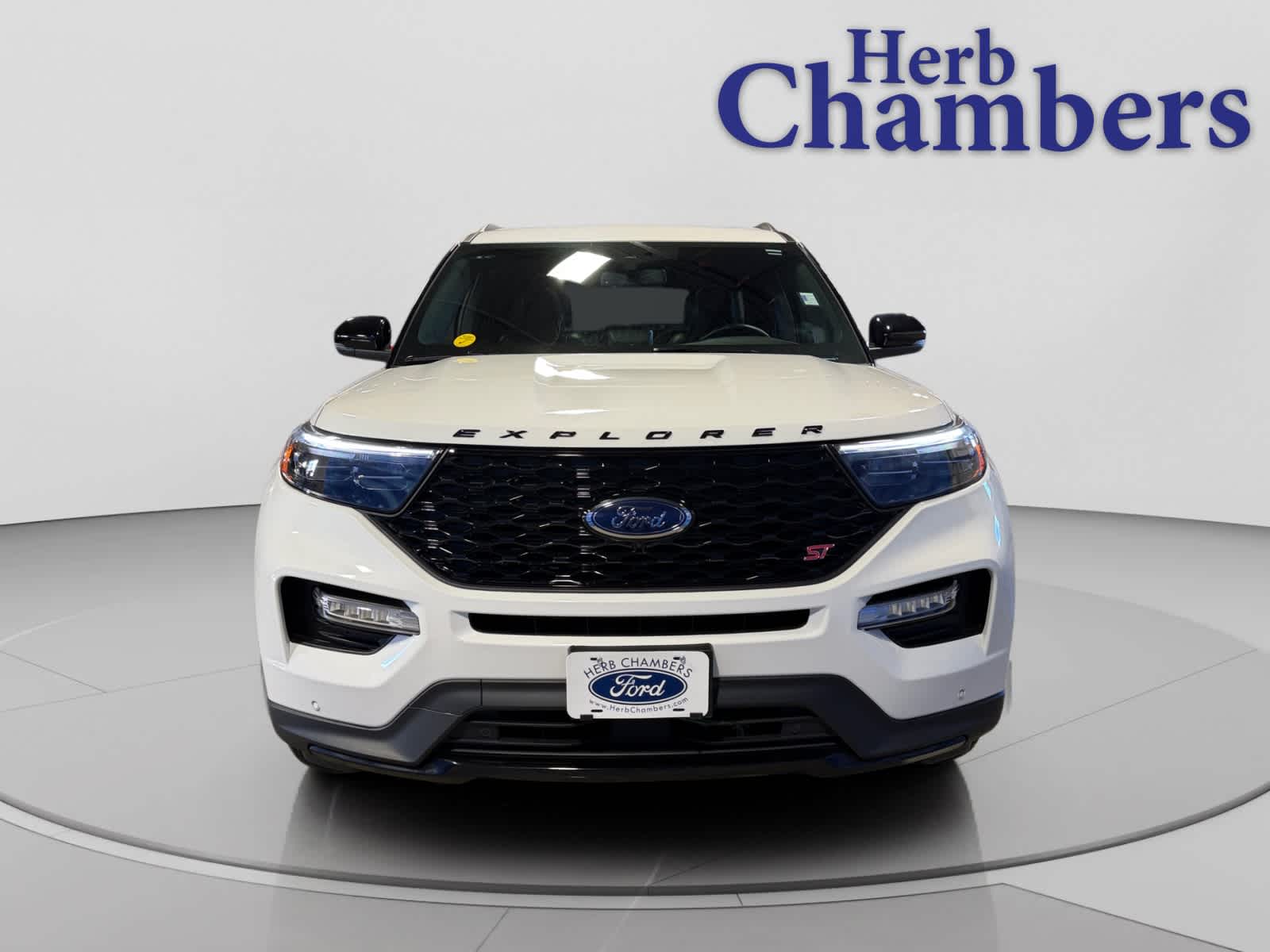 2023 Ford Explorer ST photo 2