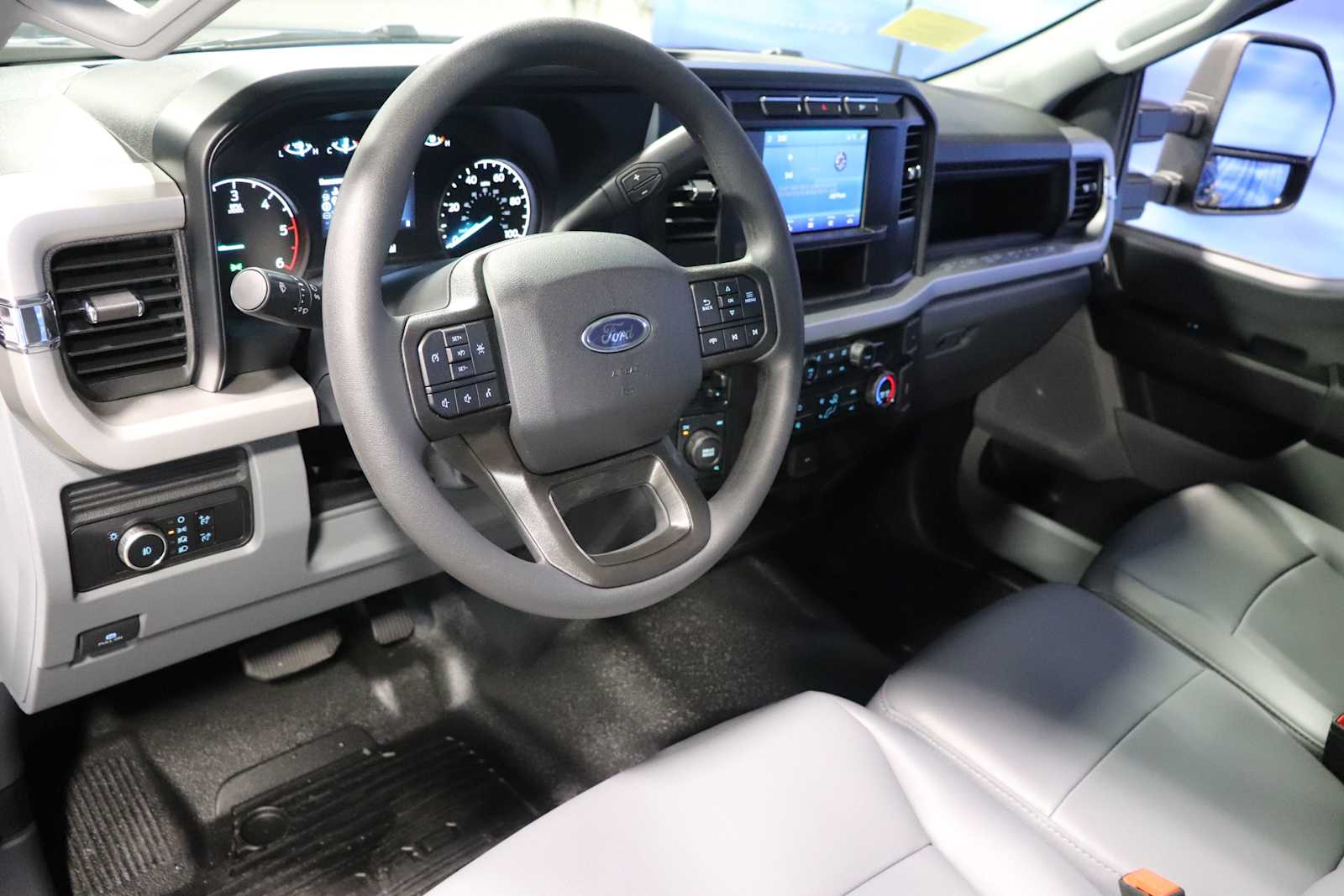 2024 Ford F-350 XL photo 4