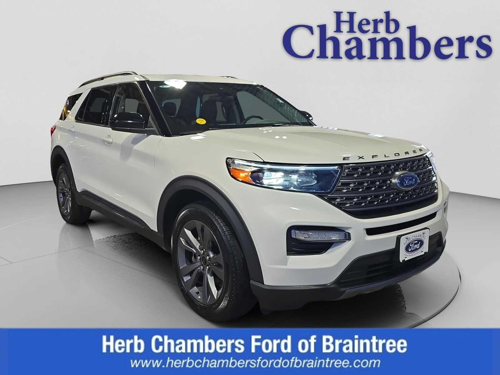 2023 Ford Explorer XLT 4WD's photo