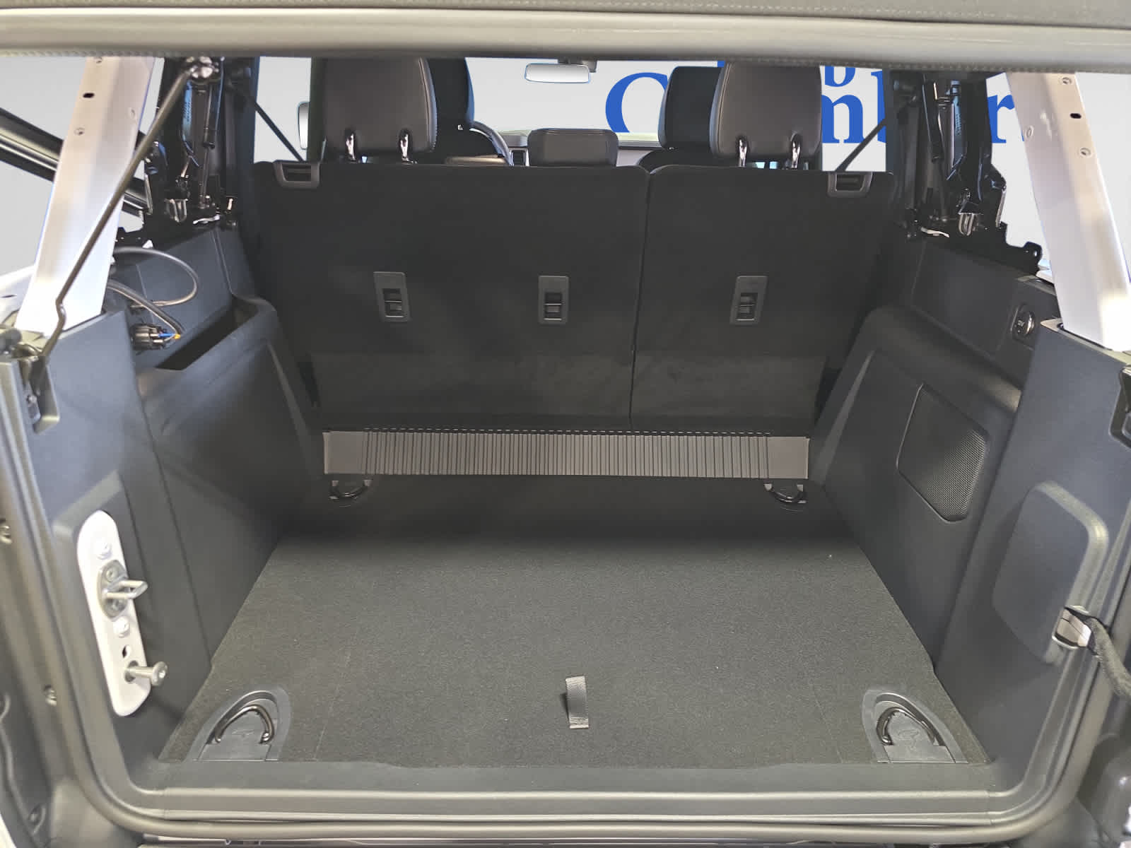 2025 Ford Bronco Outer Banks photo 4