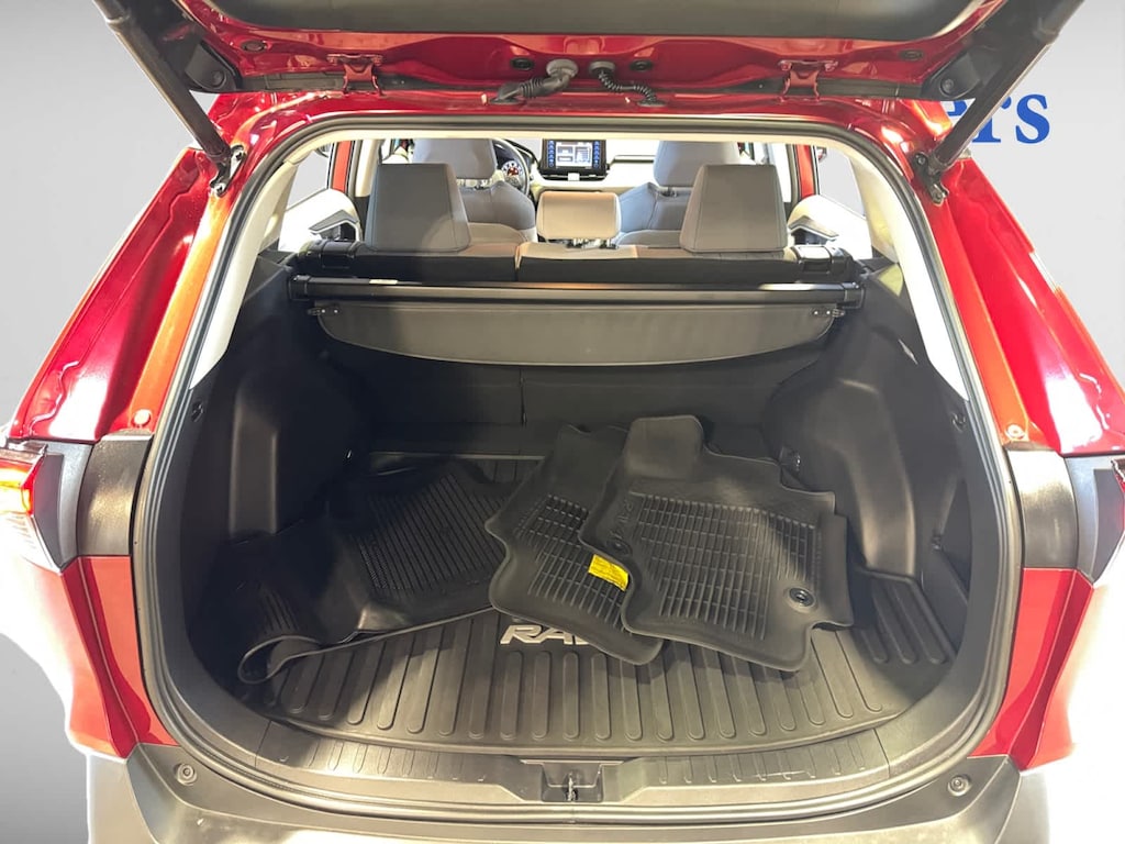 Used 2021 Toyota RAV4 XLE SUV