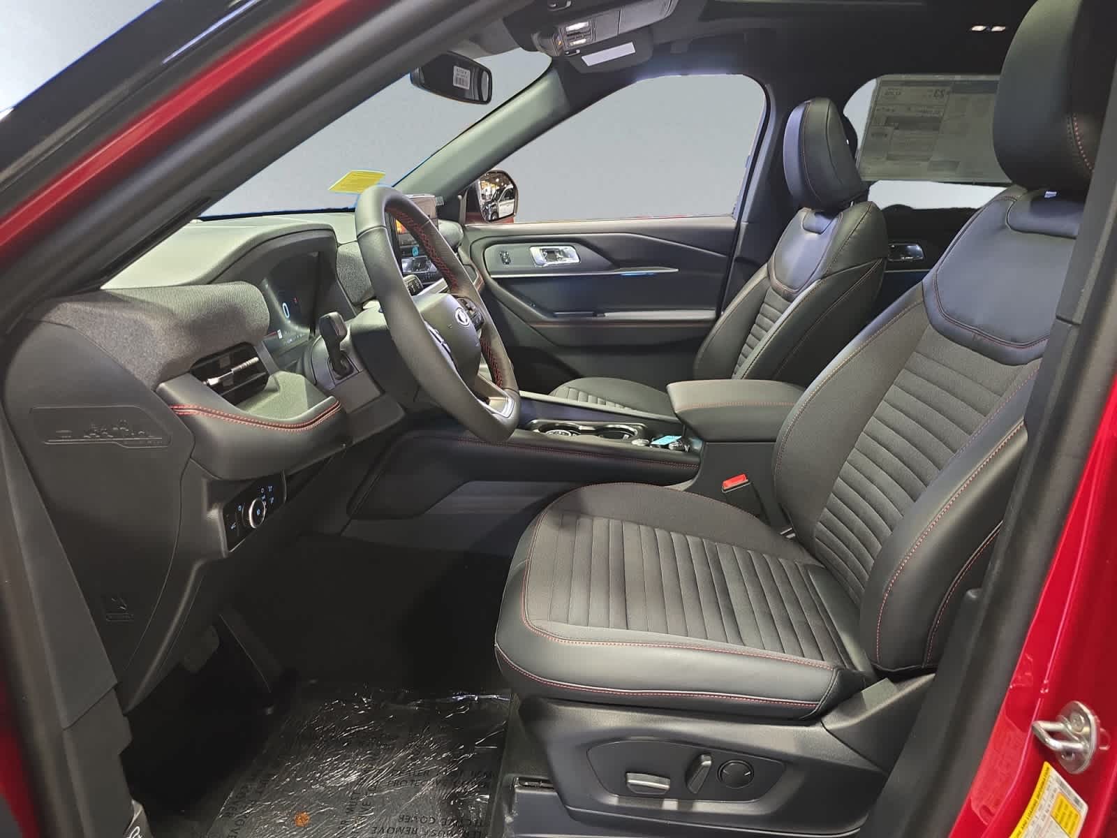 2026 Ford Explorer ST-Line - Photo 7