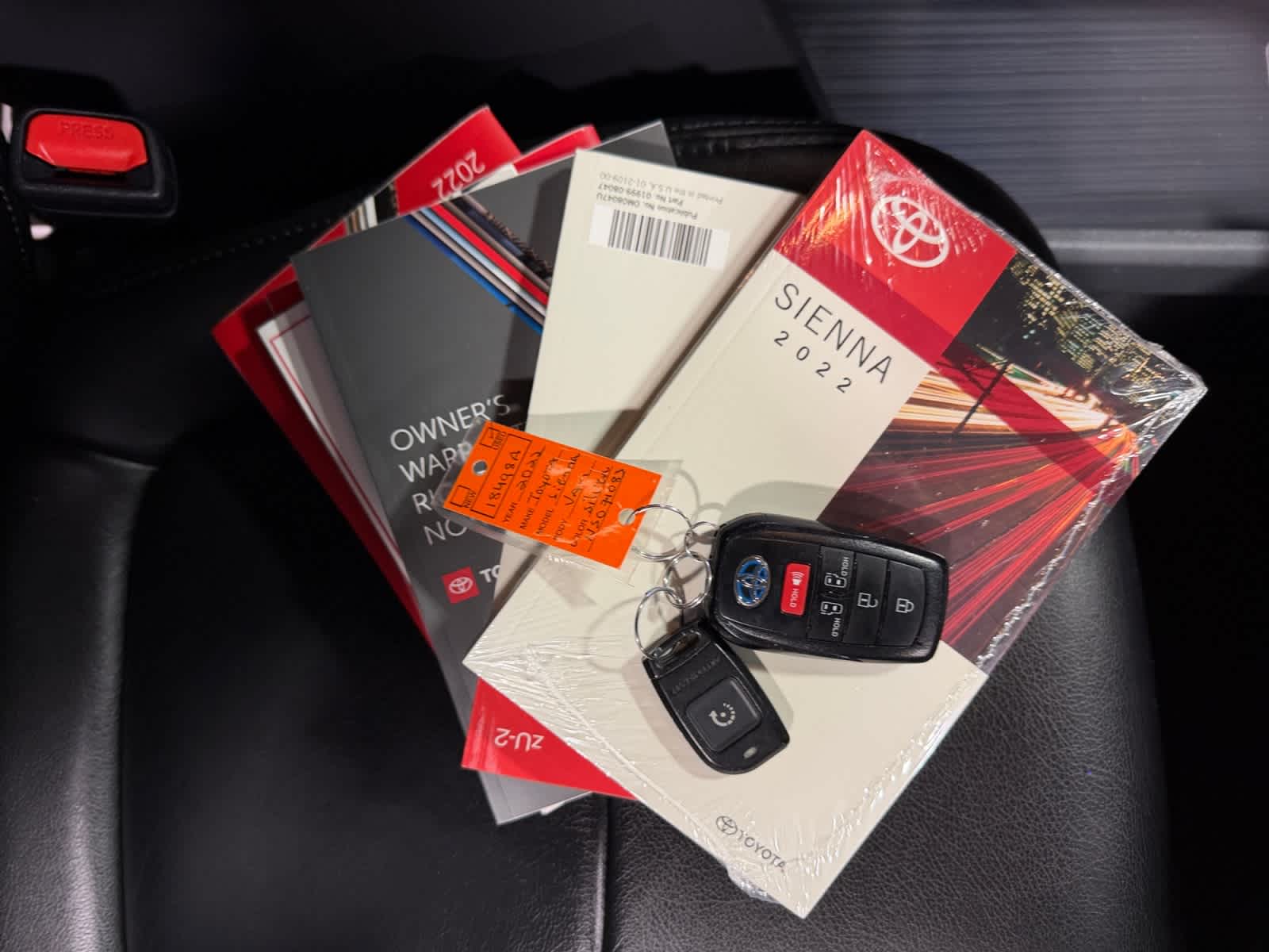 used 2022 Toyota Sienna car, priced at $39,487