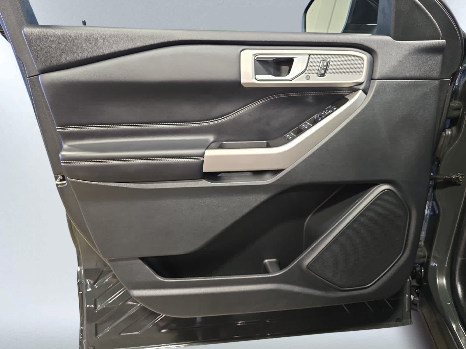 used 2022 Ford Explorer car, priced at $31,460