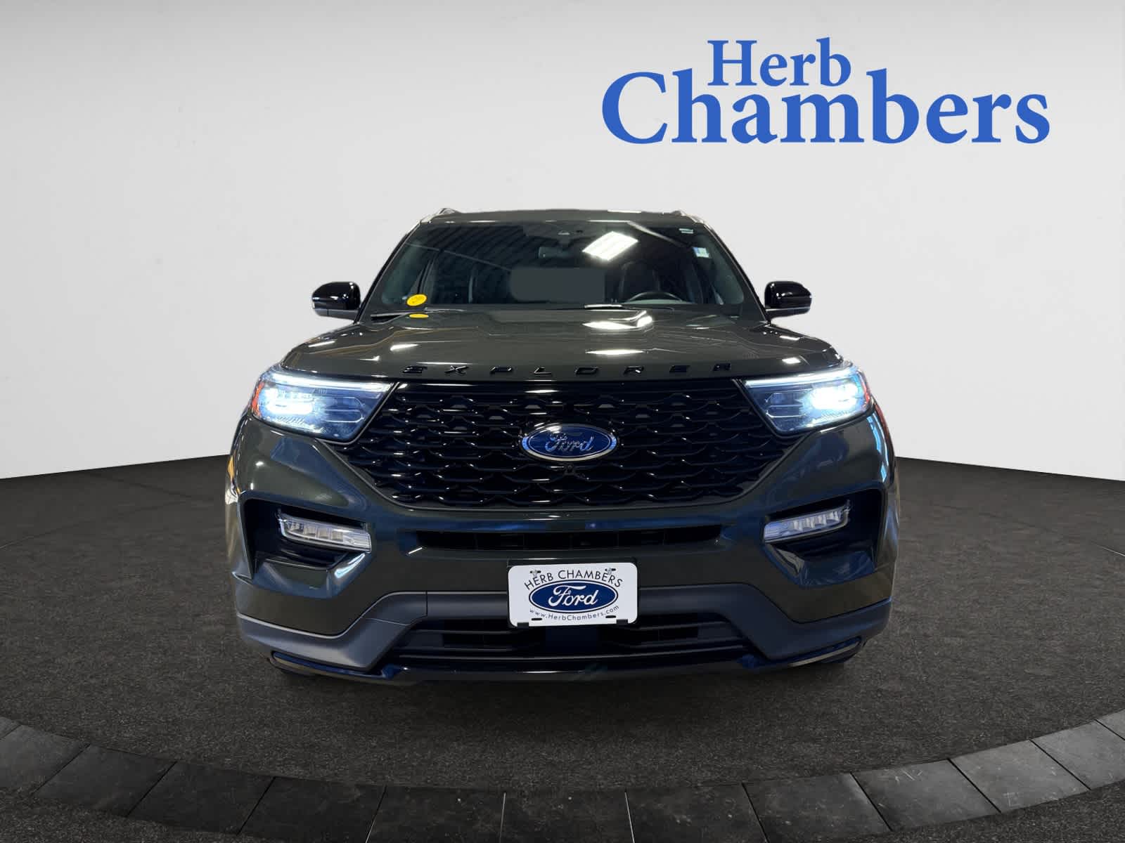 2022 Ford Explorer ST-Line photo 2