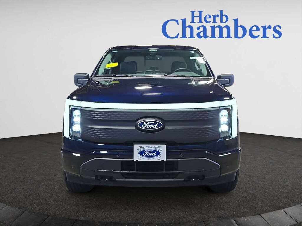 New 2025 Ford F-150 Lightning Flash 4WD Supercrew 5.5 Box Truck
