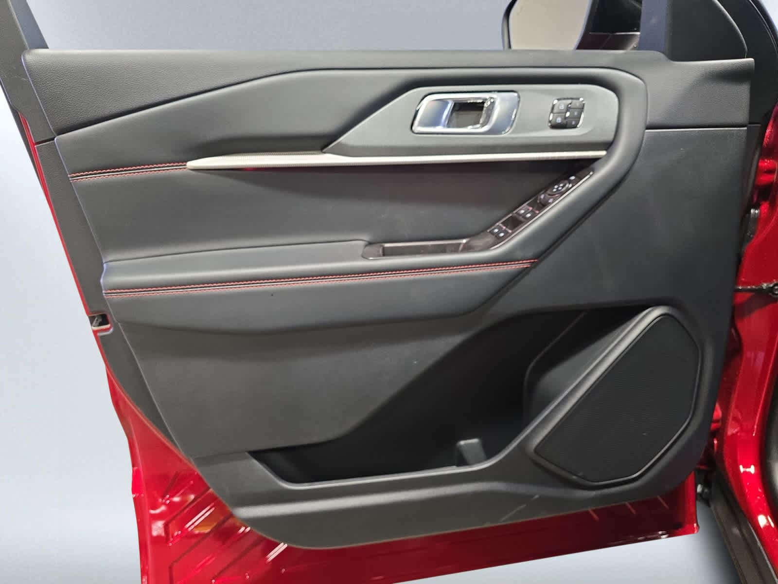 2026 Ford Explorer ST-Line - Photo 14