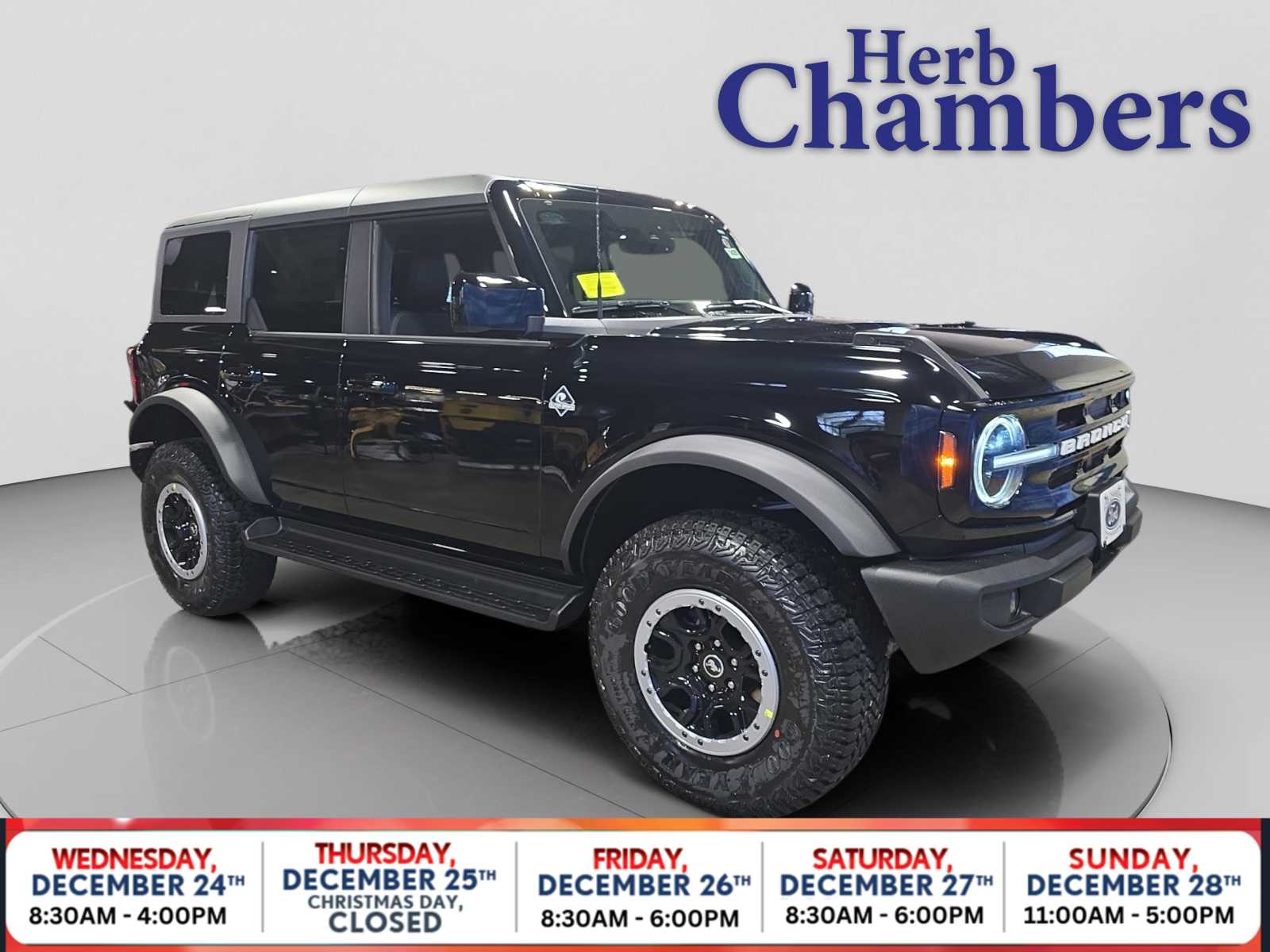 2025 Ford Bronco 4-Door Outer Banks's photo