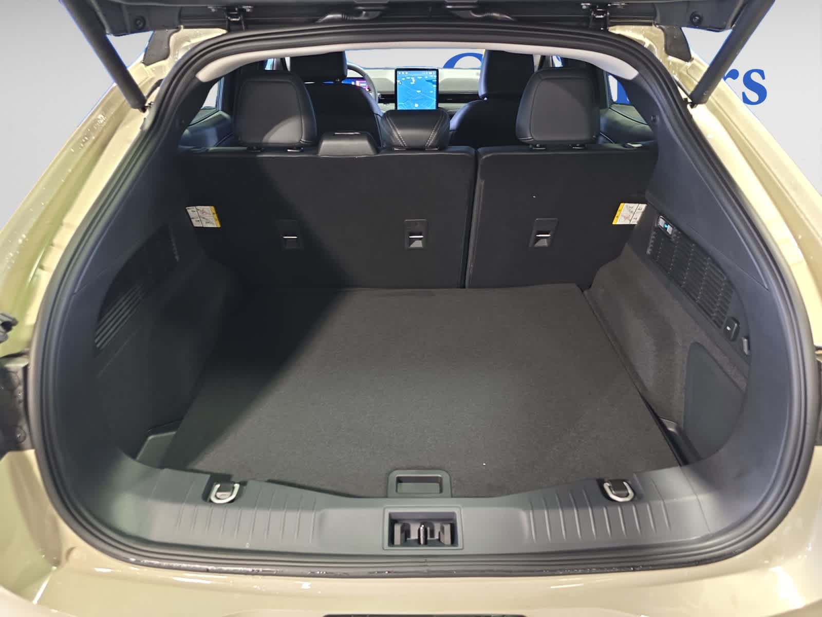 2025 Ford Mustang Mach-E Premium photo 3