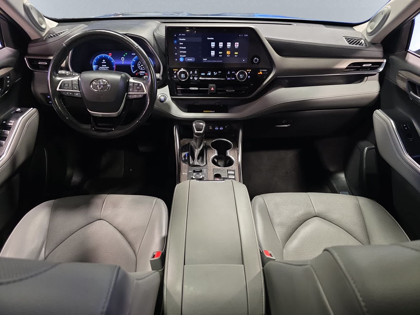 used 2023 Toyota Highlander car, priced at $37,987