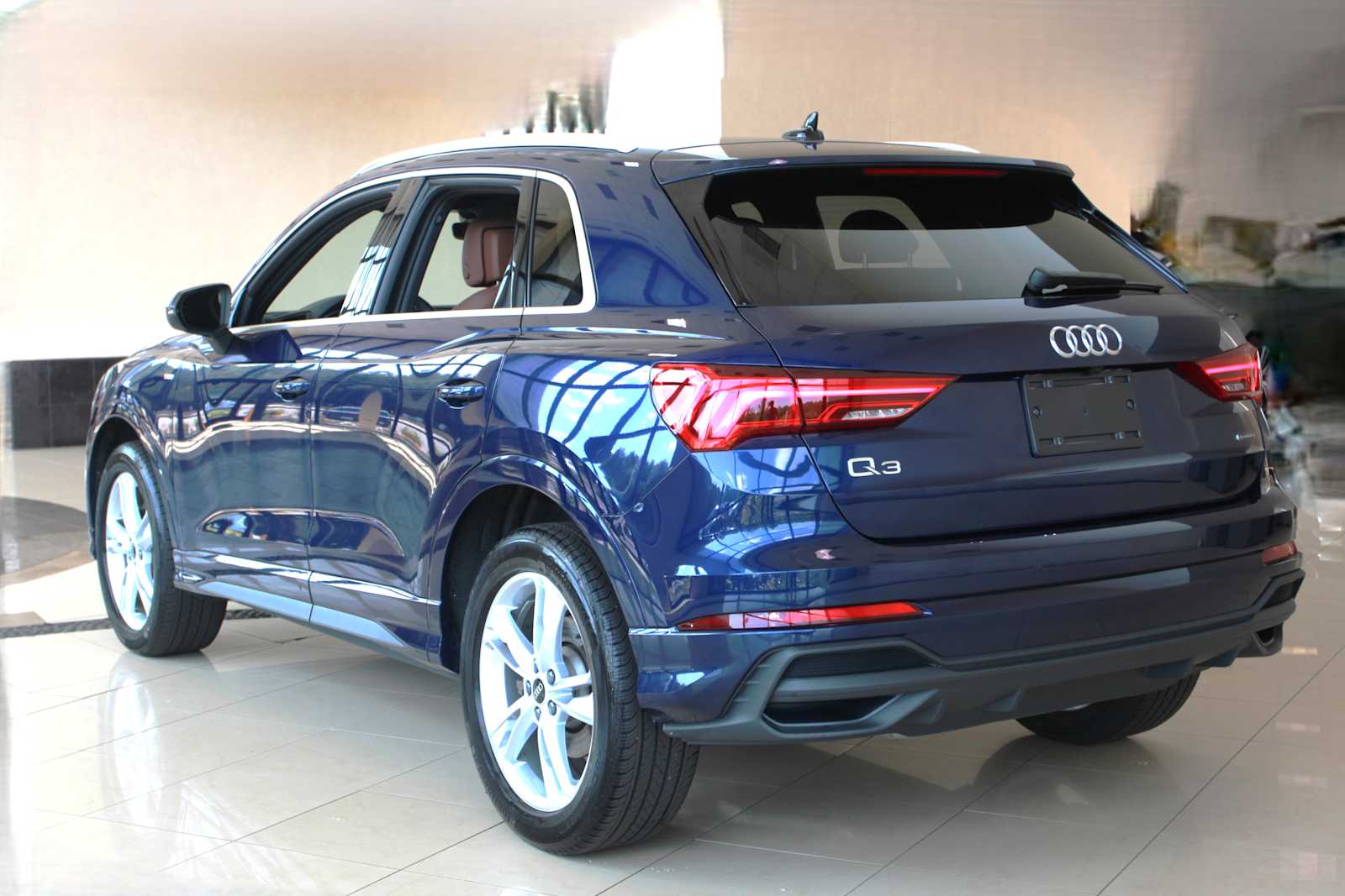 2023 Audi Q3 S line Premium Plus photo 3