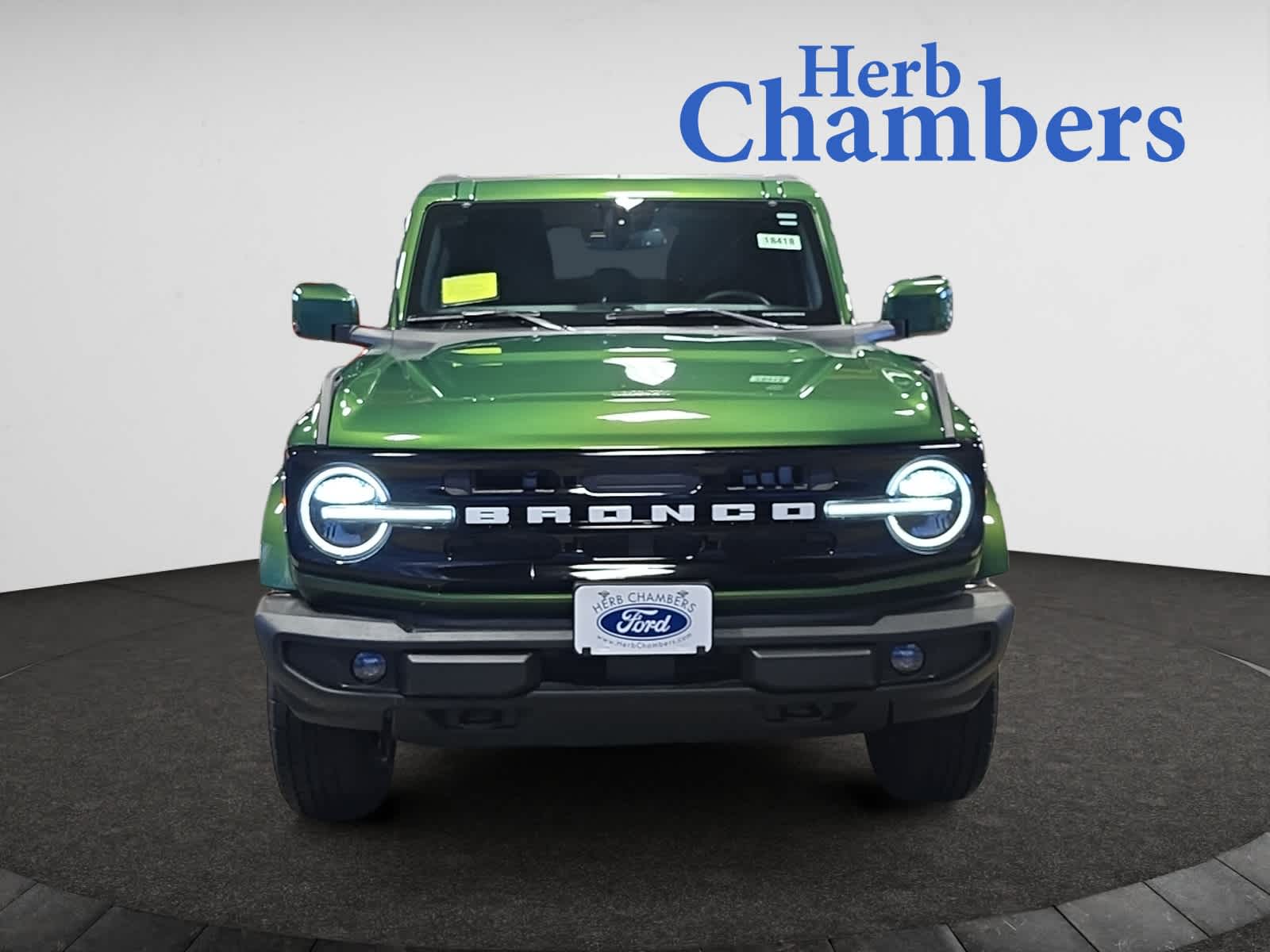 2025 Ford Bronco Outer Banks photo 2