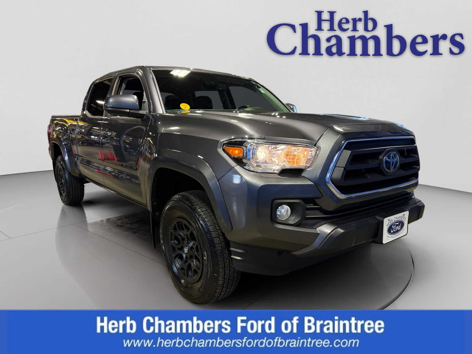 2022 Toyota Tacoma SR5's photo