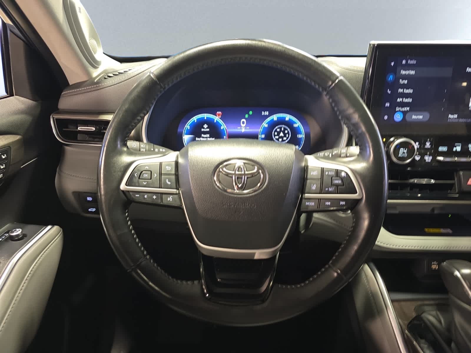 used 2023 Toyota Highlander car, priced at $37,987