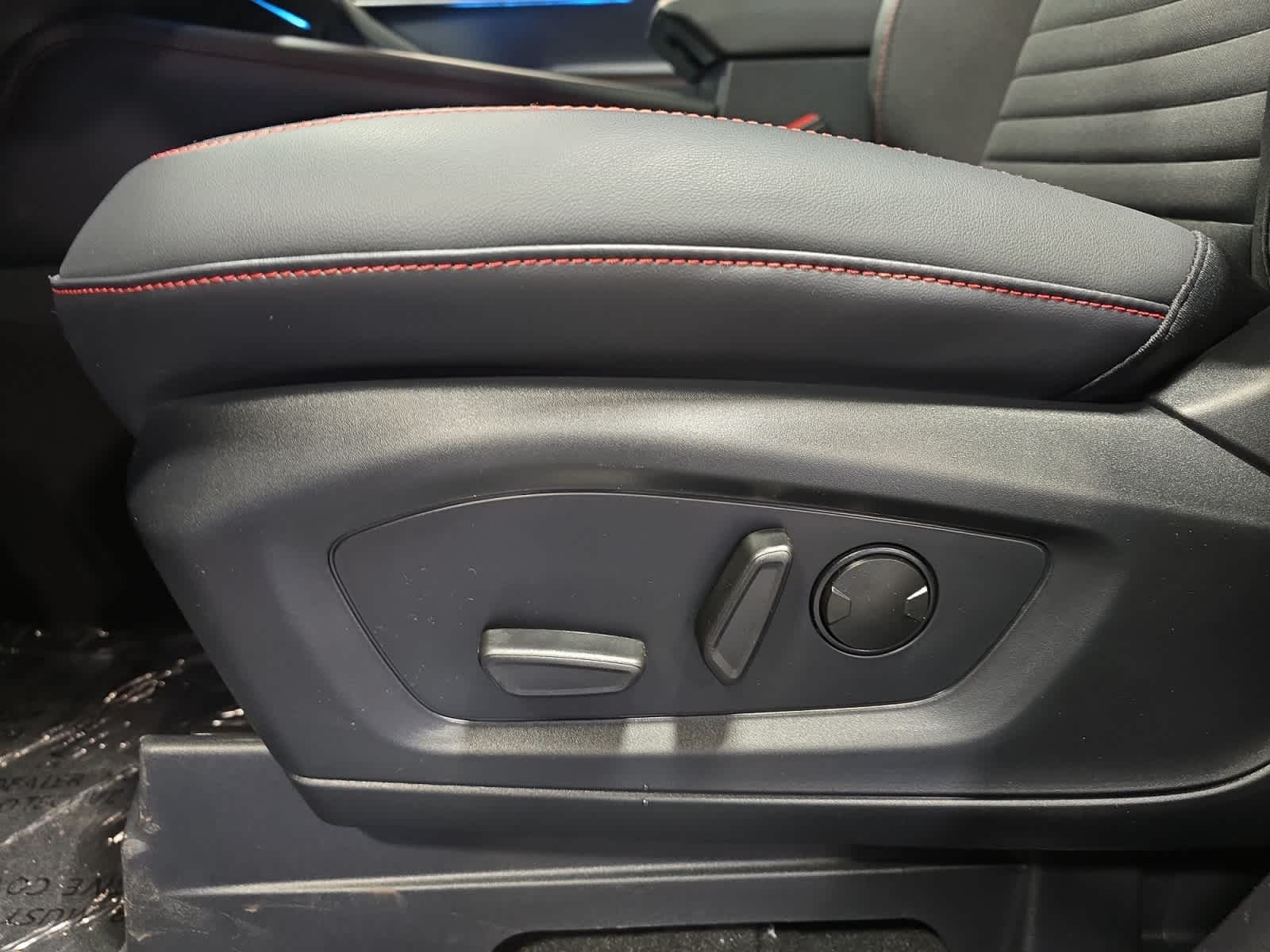 2026 Ford Explorer ST-Line - Photo 21