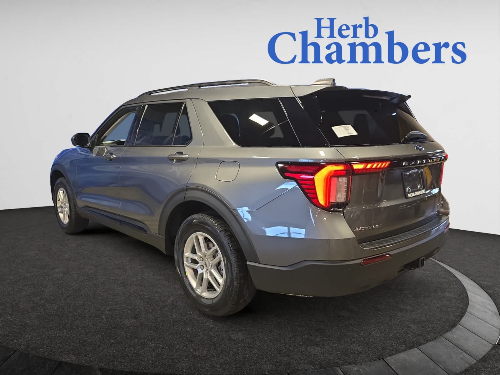 2026 Ford Explorer photo 2