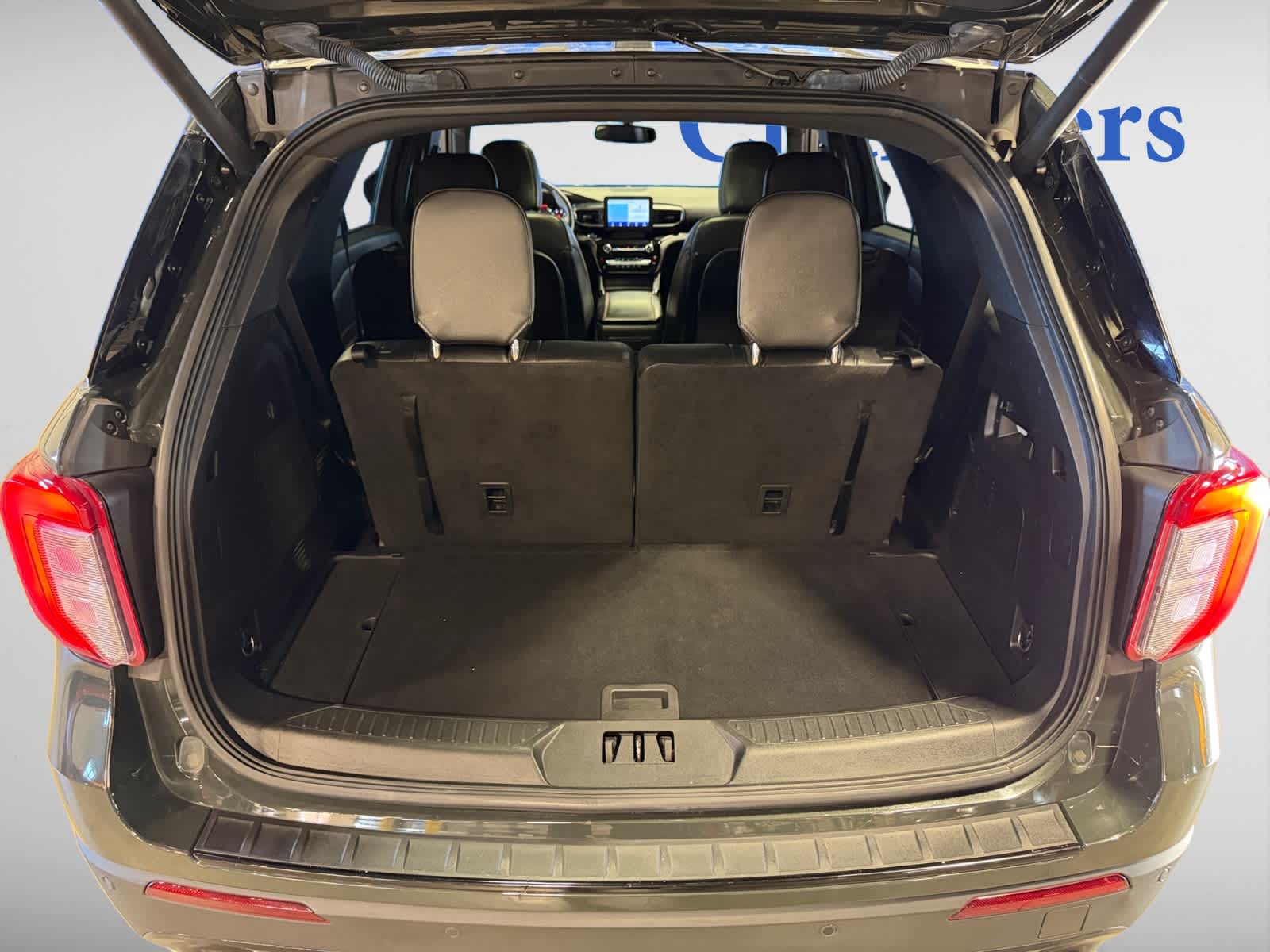 2022 Ford Explorer ST-Line photo 4