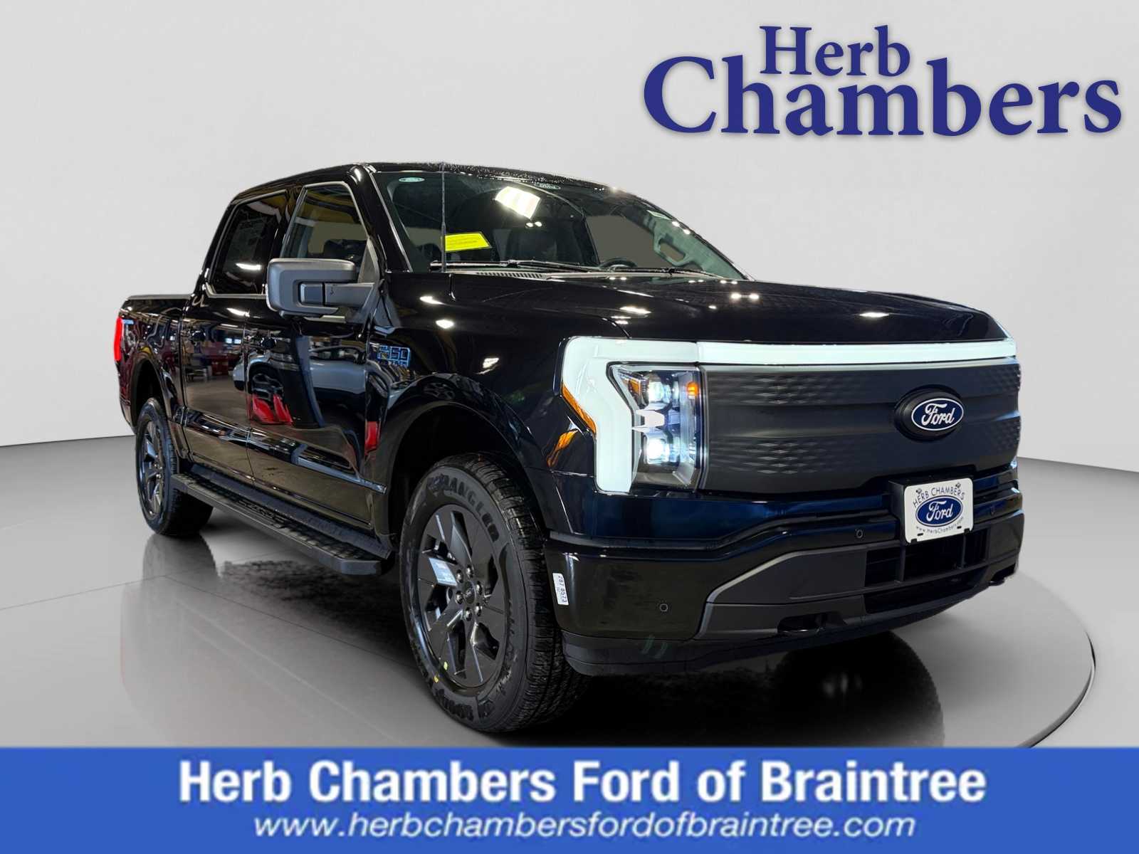 2025 Ford F-150 Lightning Flash's photo