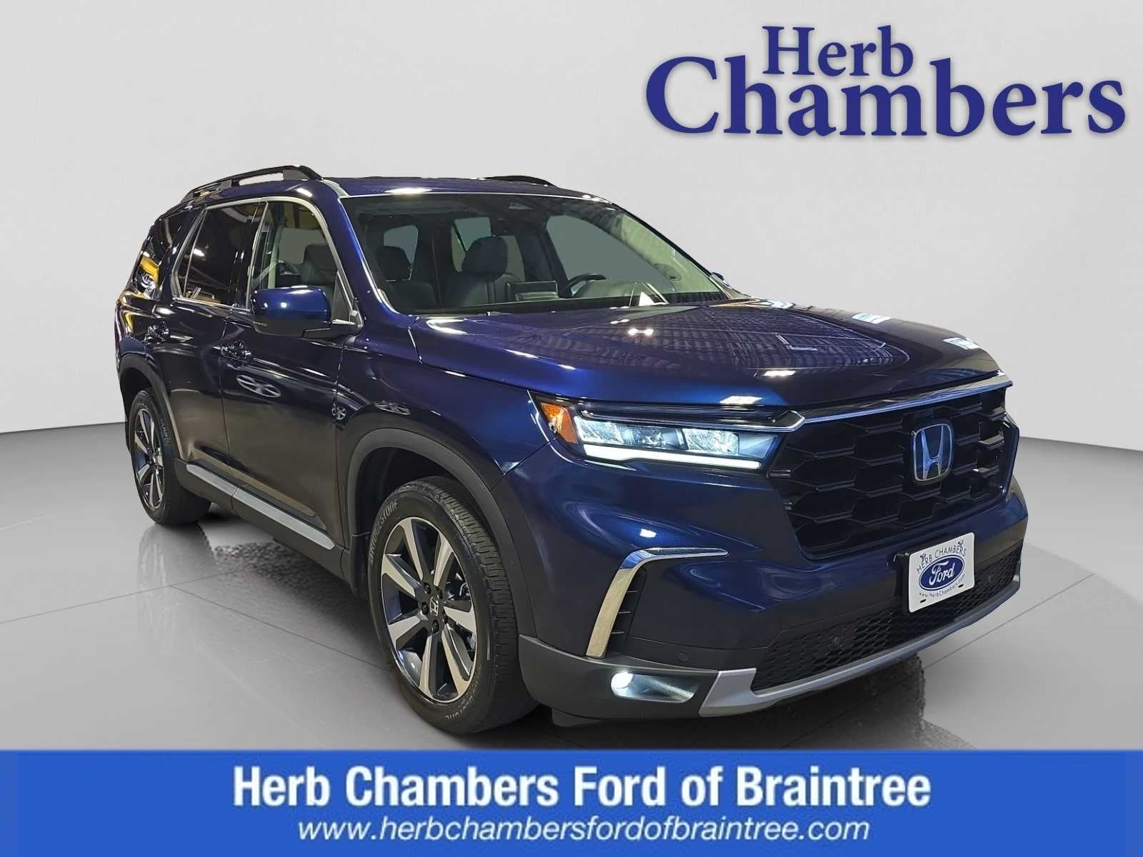 2025 Honda Pilot Touring AWD's photo