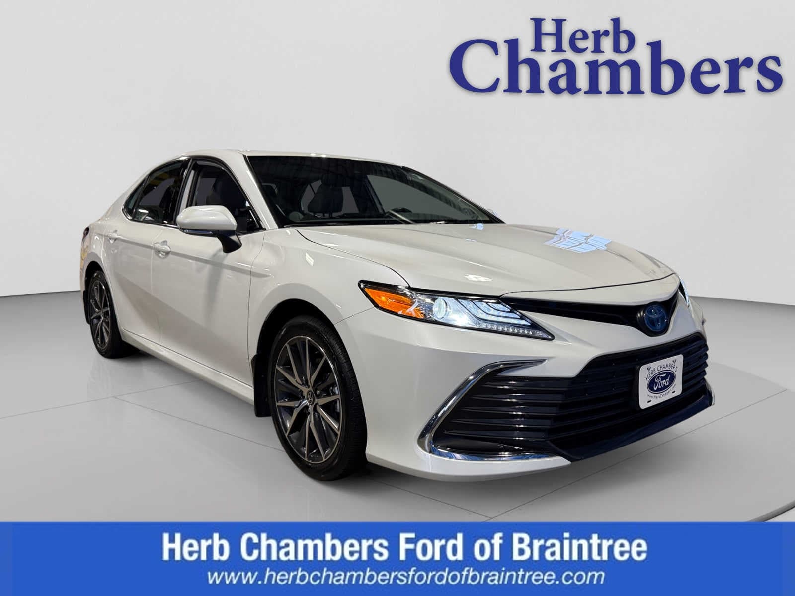 used 2024 Toyota Camry Hybrid car, priced at $33,247