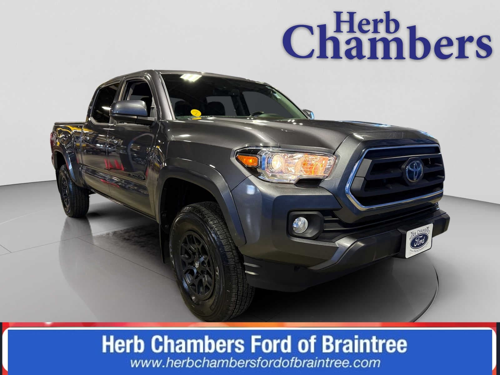 2022 Toyota Tacoma SR5's photo