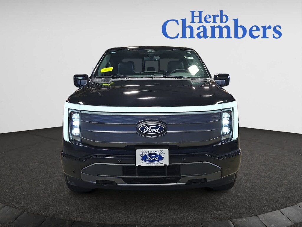 New 2025 Ford F-150 Lightning Lariat 4WD Supercrew 5.5 Box Truck