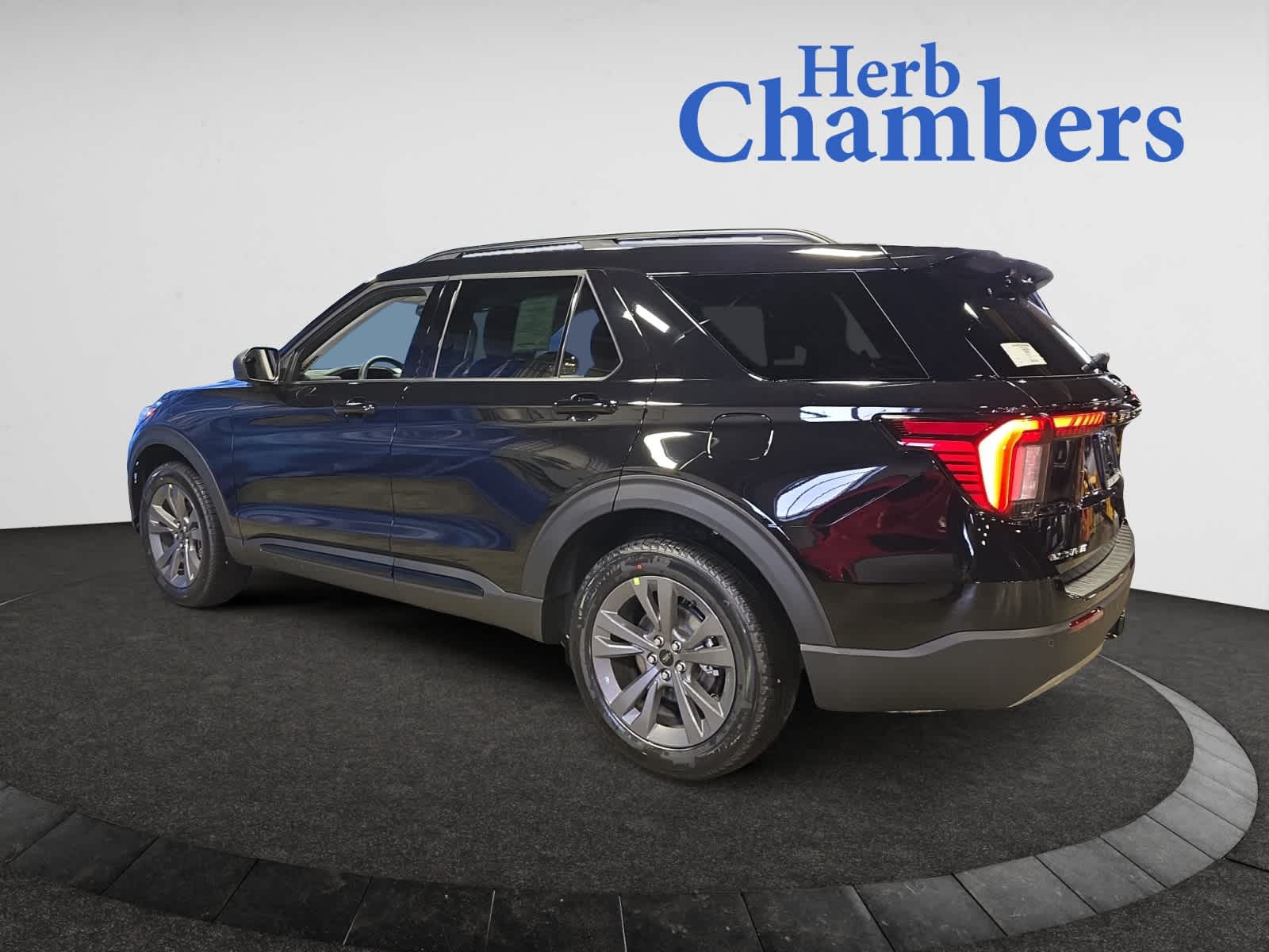 2026 Ford Explorer photo 2