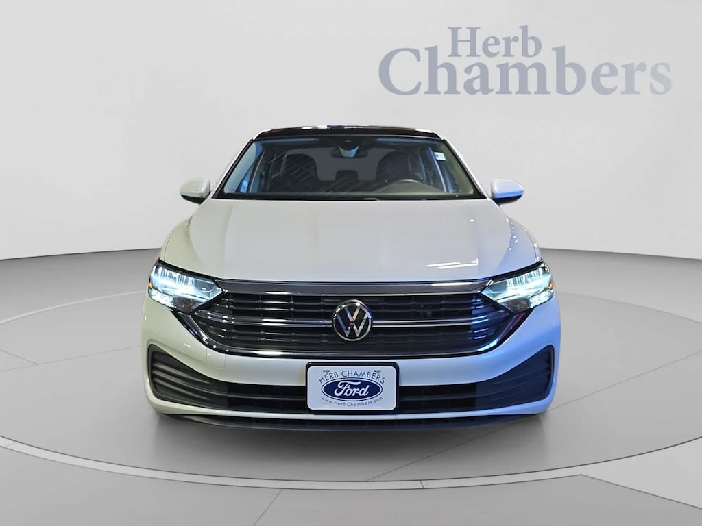 Used 2023 Volkswagen Jetta SE Sedan