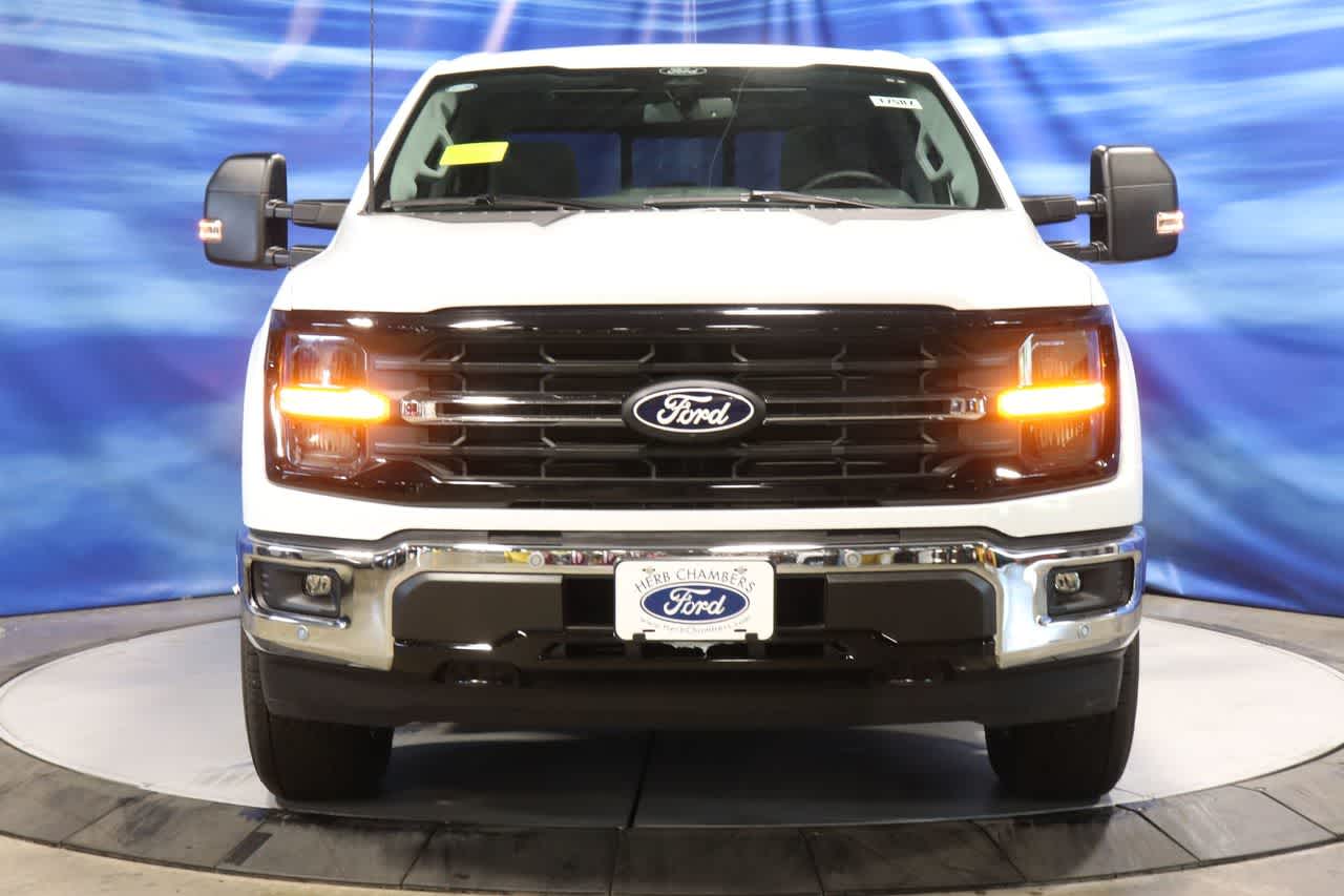 2024 Ford F-150 XLT photo 2