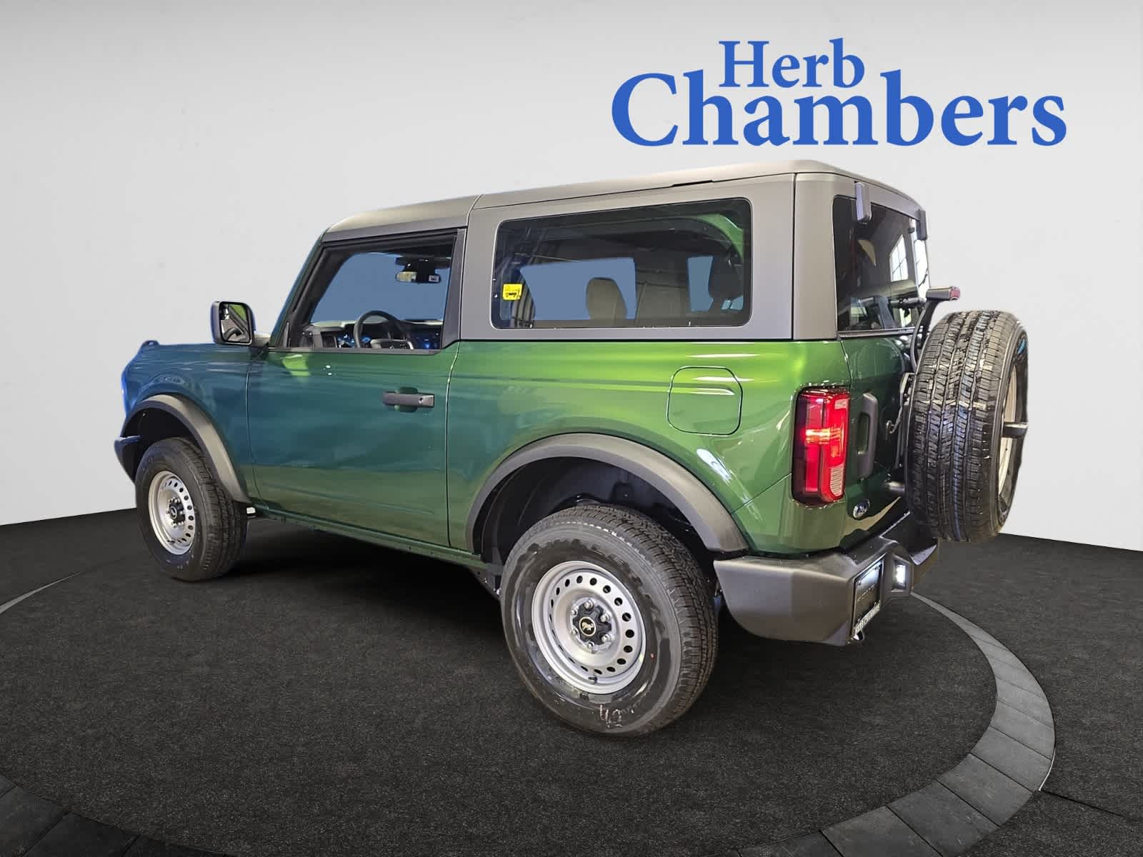 2025 Ford Bronco Base photo 3