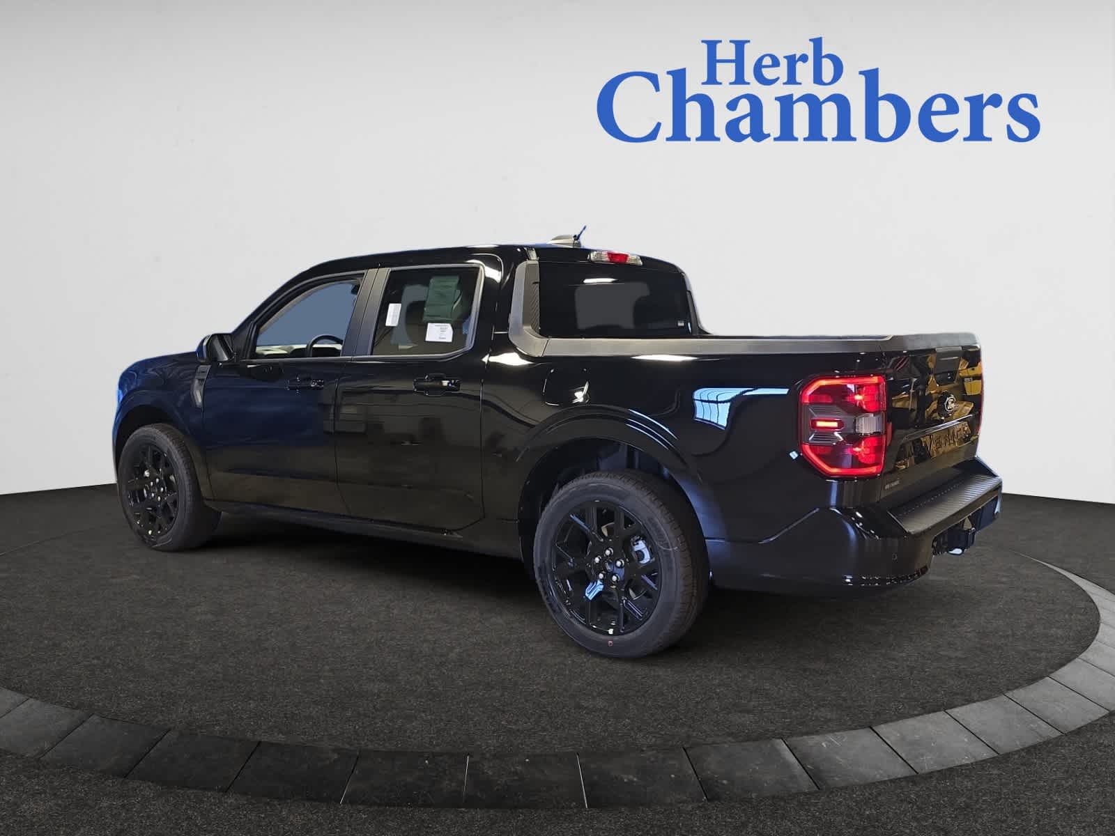 2025 Ford Maverick photo 3