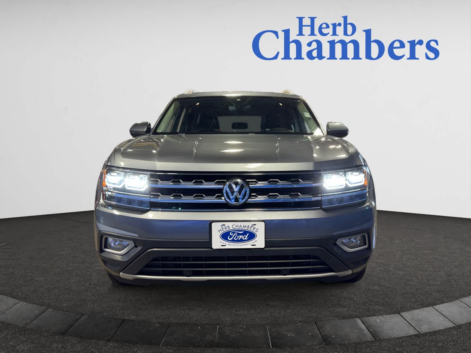 Used 2018 Volkswagen Atlas SEL with VIN 1V2MR2CA8JC560600 for sale in Braintree, MA