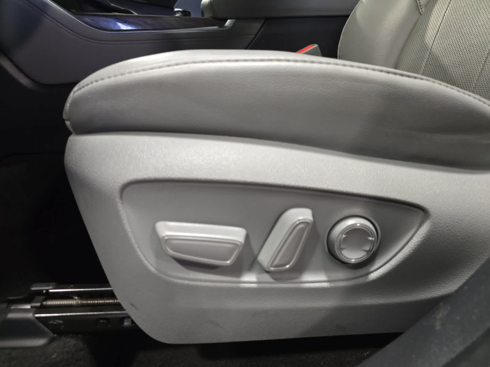 used 2023 Toyota Highlander car, priced at $37,987