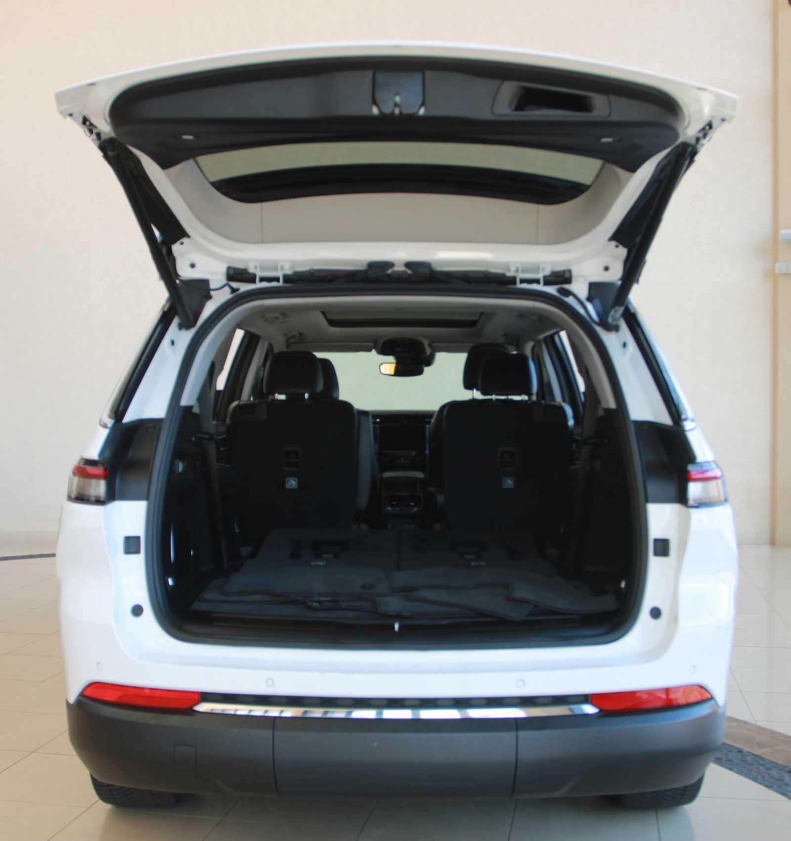 used 2021 Jeep Grand Cherokee L car, priced at $25,361